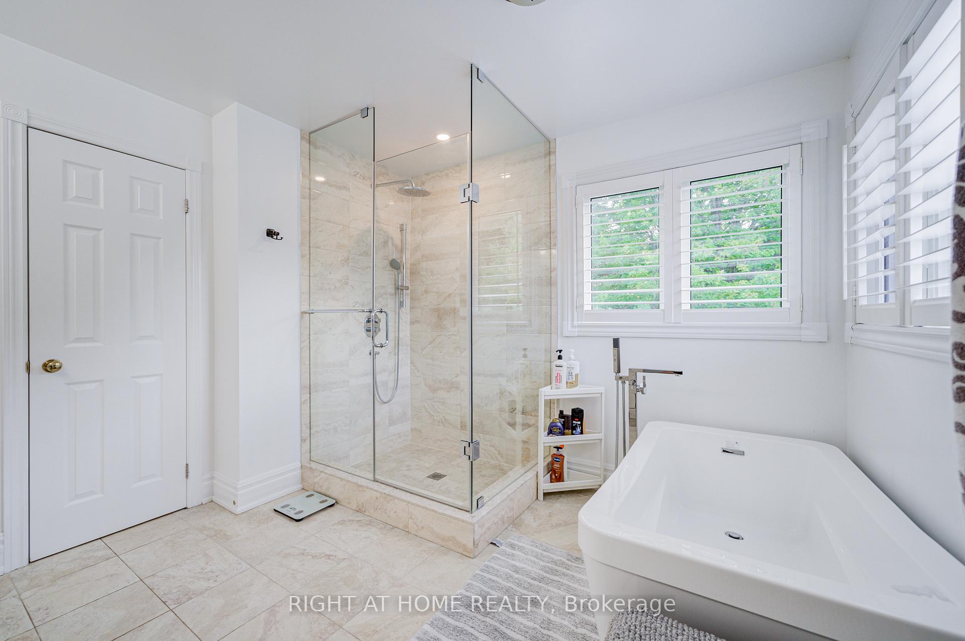 Photo 34 of 128 Carlyle Crescent, Aurora, Aurora Highlands — HOMEH