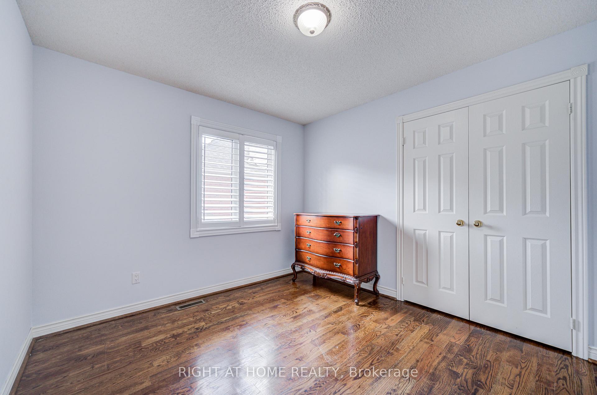 Photo 38 of 128 Carlyle Crescent, Aurora, Aurora Highlands — HOMEH