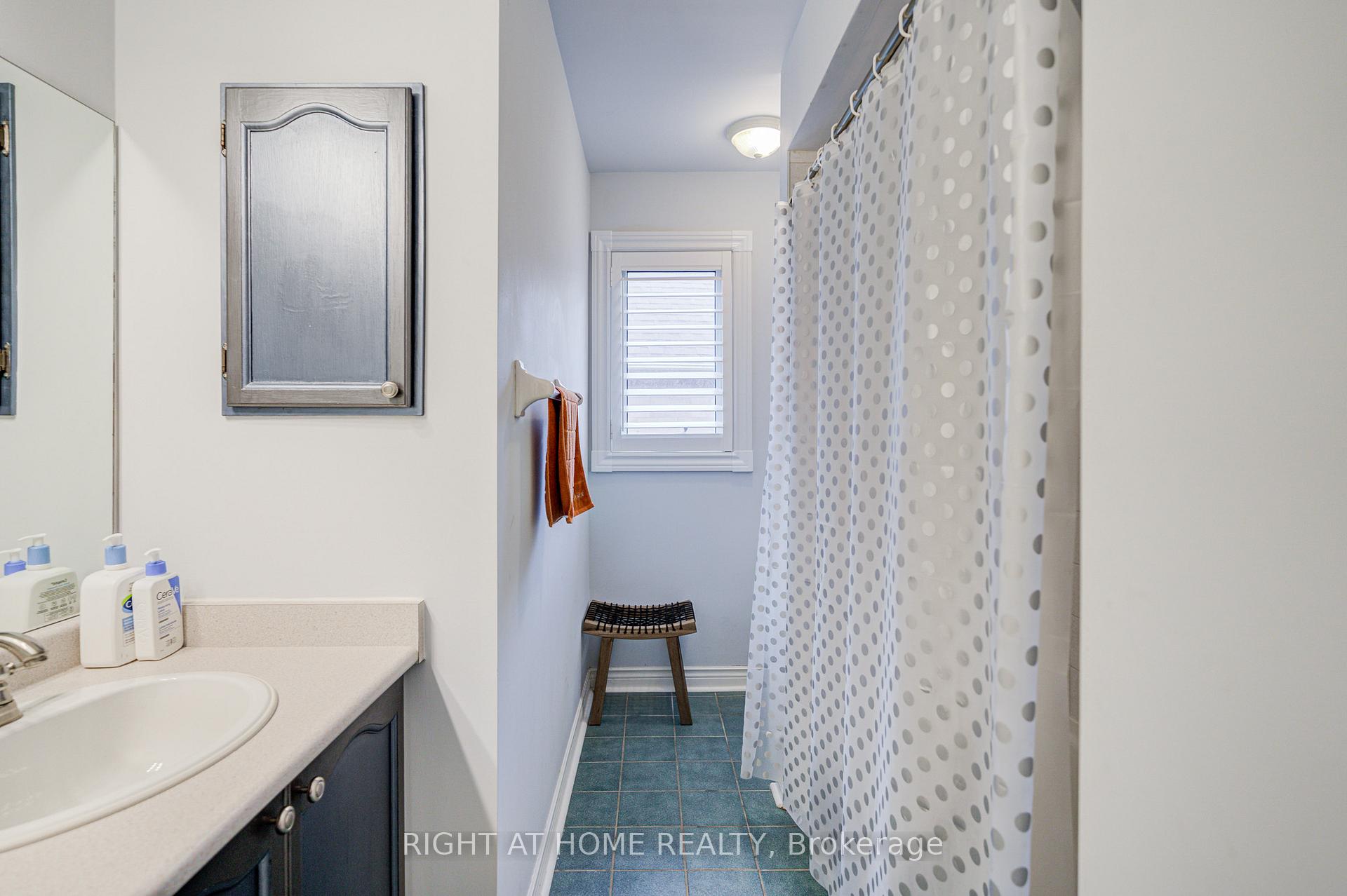 Photo 41 of 128 Carlyle Crescent, Aurora, Aurora Highlands — HOMEH