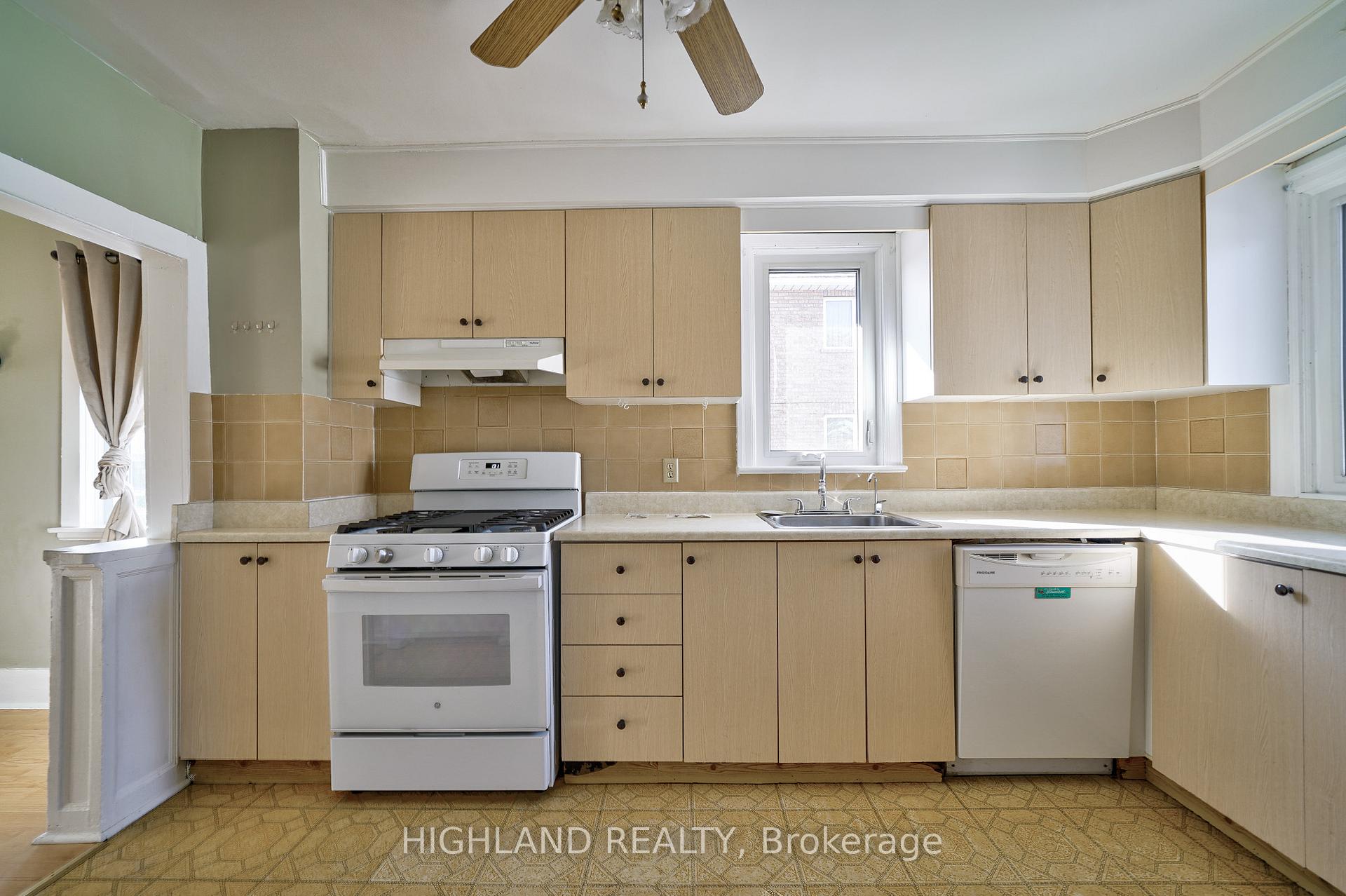 Photo 8 of 64 Simpson Avenue, Etobicoke, Mimico — HOMEH