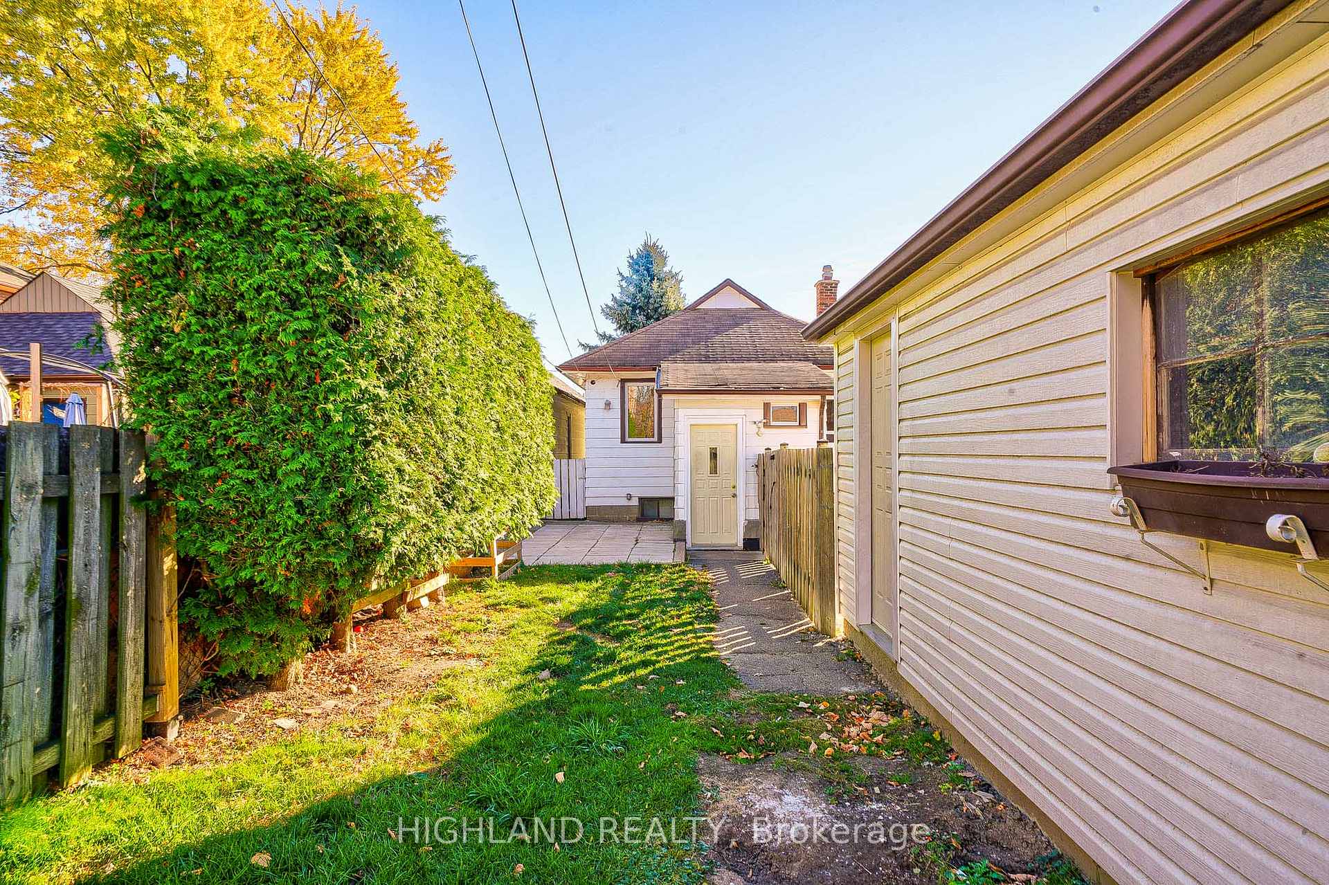 Photo 24 of 64 Simpson Avenue, Etobicoke, Mimico — HOMEH