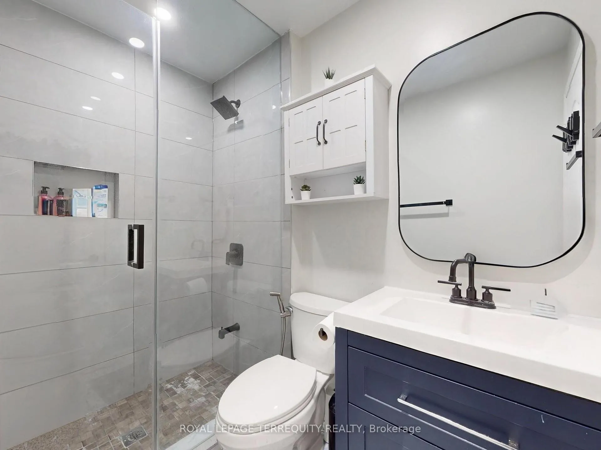 Photo 28 of 52 Dobson Drive, Ajax, Central — HOMEH