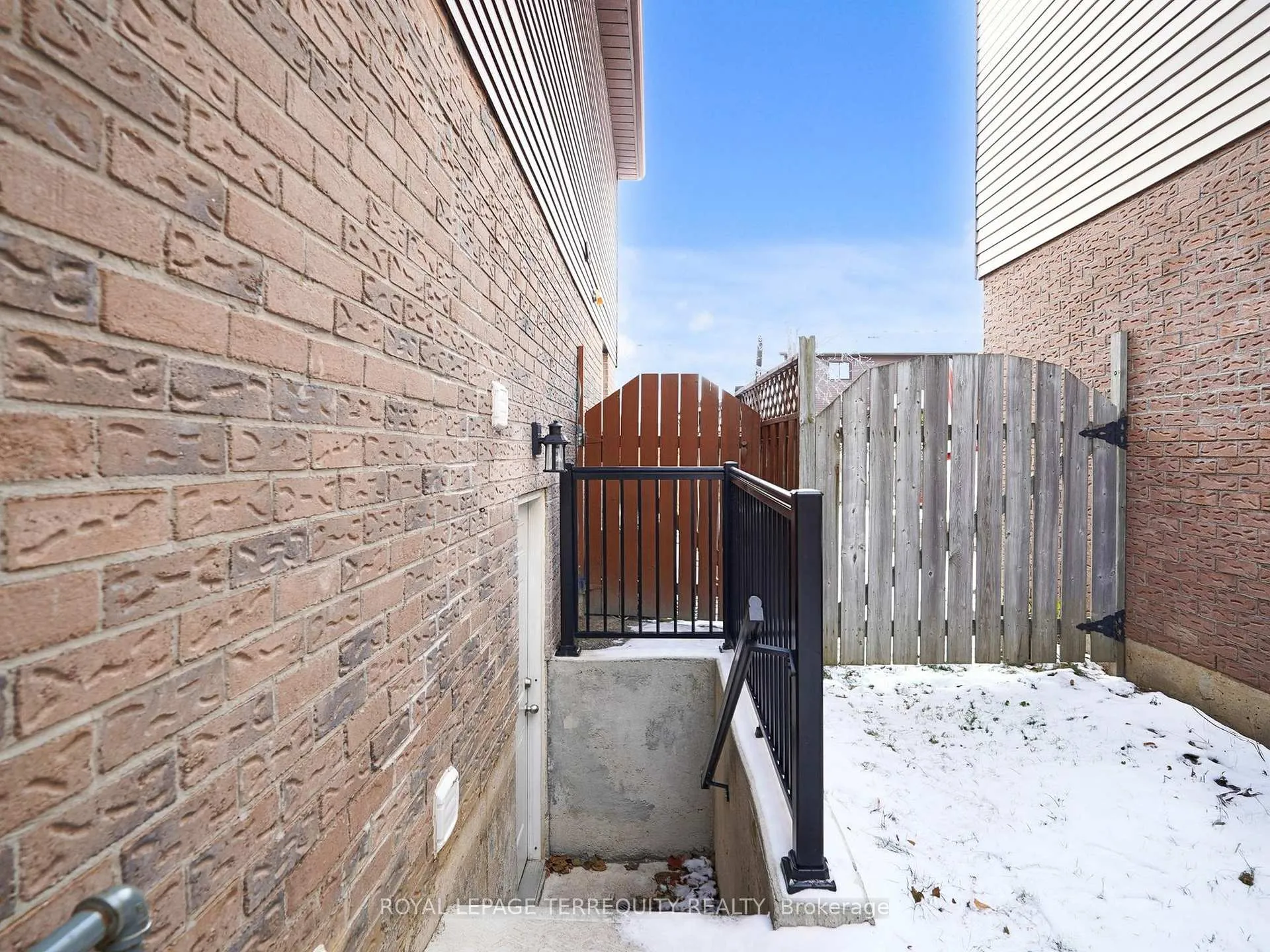 Photo 50 of 52 Dobson Drive, Ajax, Central — HOMEH