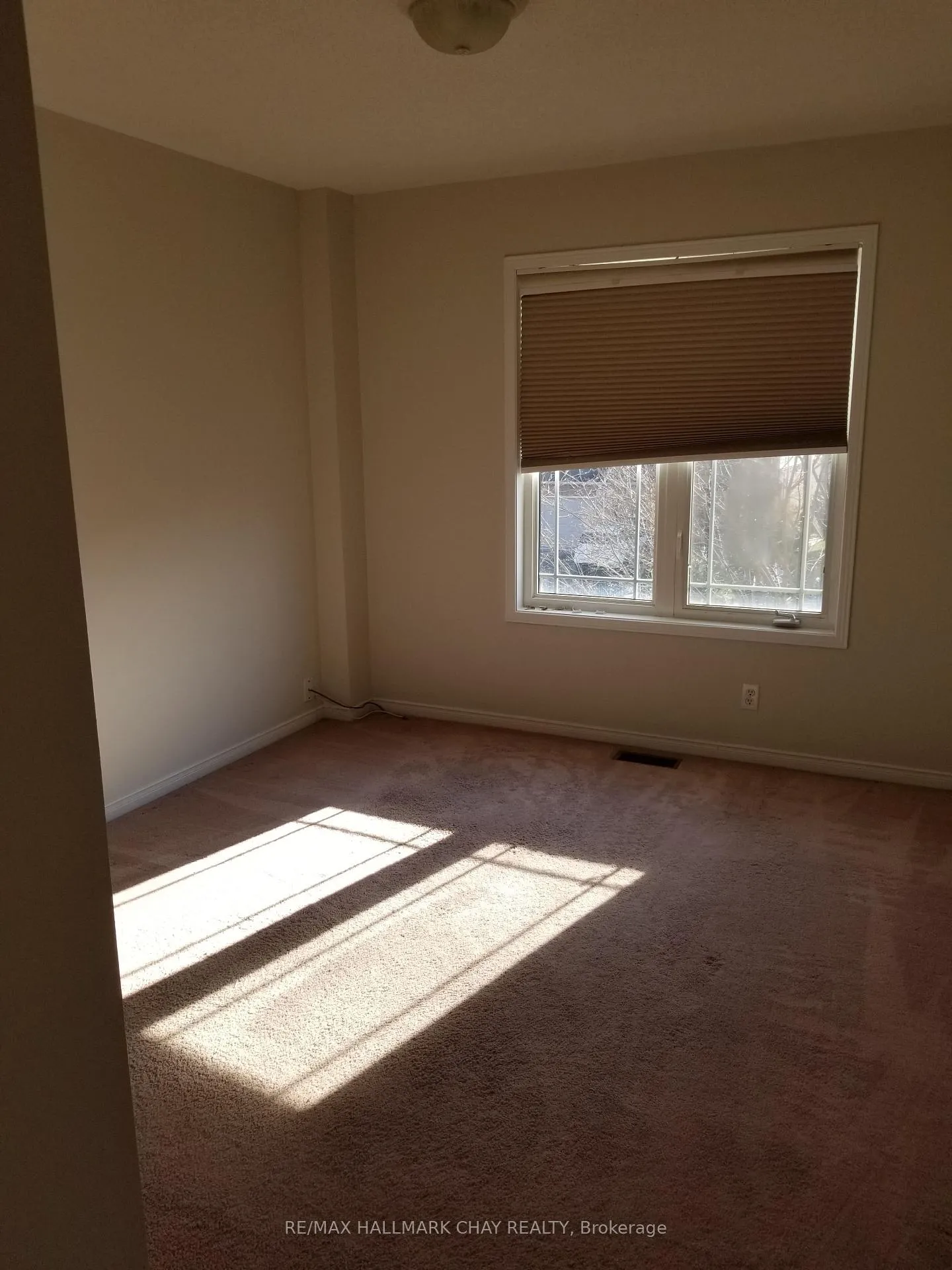 Photo 3 of 12 Marshview Avenue, Aurora, Bayview Northeast — HOMEH