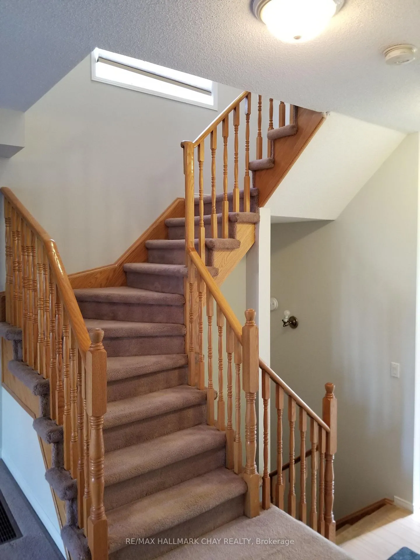 Photo 5 of 12 Marshview Avenue, Aurora, Bayview Northeast — HOMEH