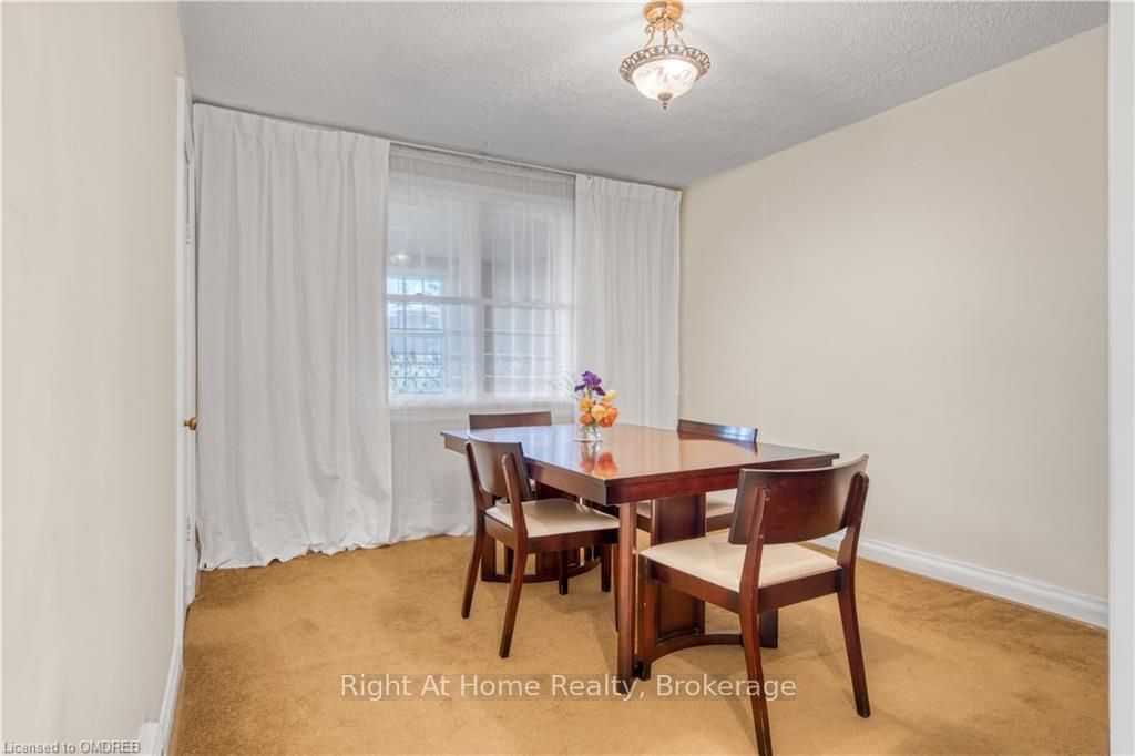 Photo 16 of 35 Elder Avenue, Etobicoke, Long Branch — HOMEH