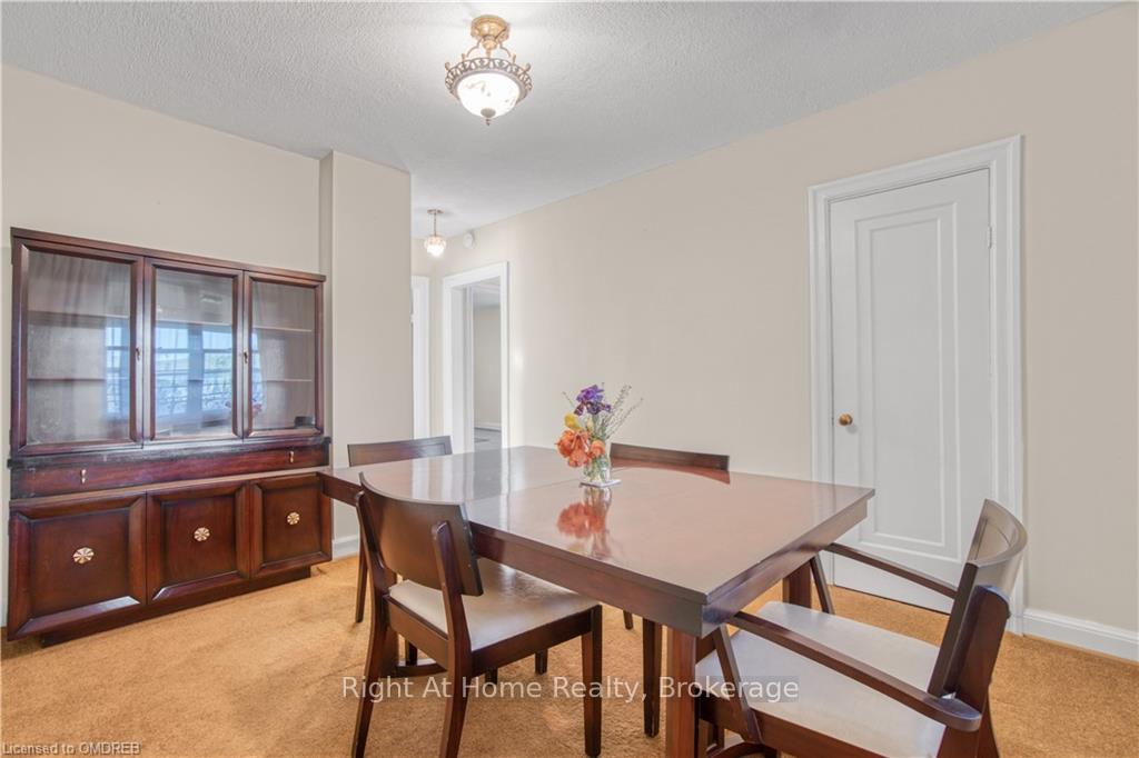 Photo 17 of 35 Elder Avenue, Etobicoke, Long Branch — HOMEH