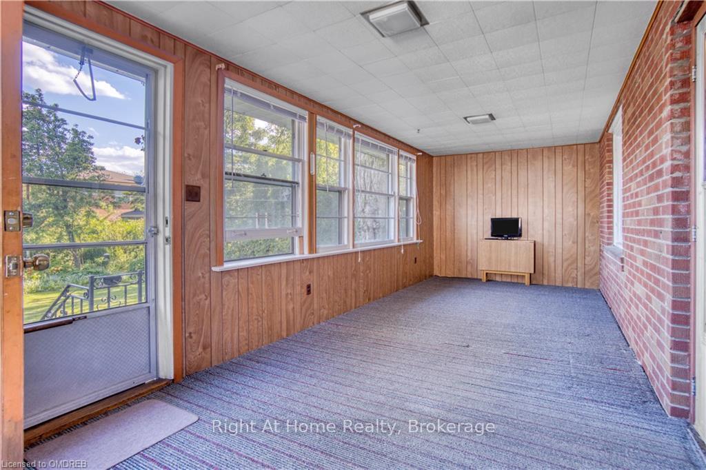 Photo 19 of 35 Elder Avenue, Etobicoke, Long Branch — HOMEH