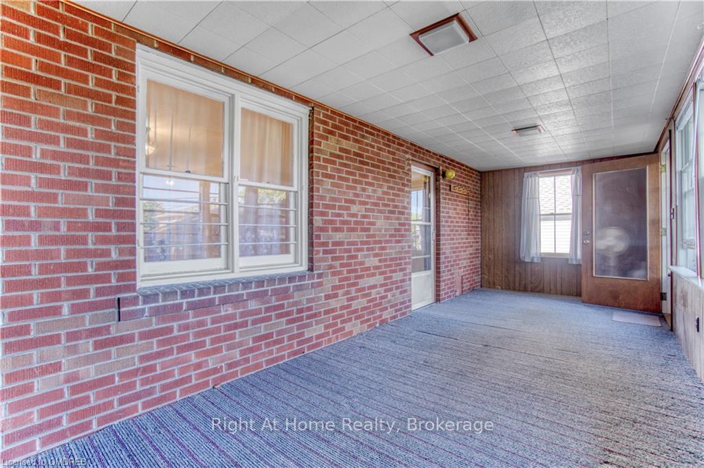 Photo 21 of 35 Elder Avenue, Etobicoke, Long Branch — HOMEH
