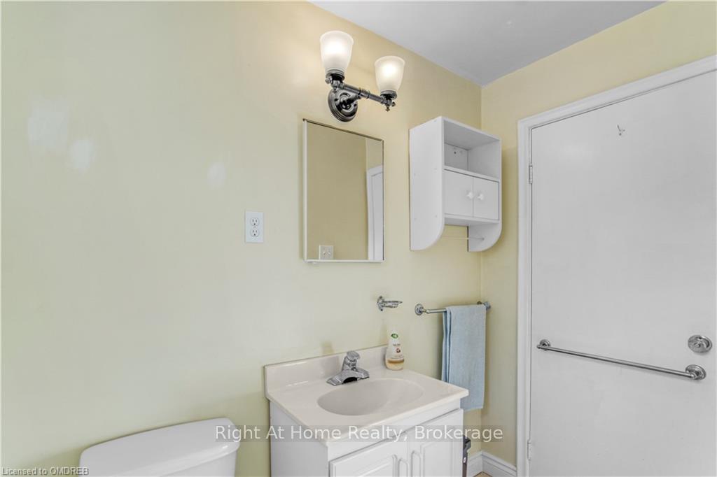 Photo 30 of 35 Elder Avenue, Etobicoke, Long Branch — HOMEH