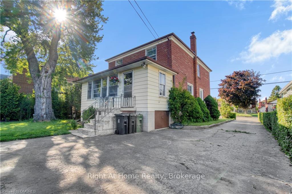 Photo 45 of 35 Elder Avenue, Etobicoke, Long Branch — HOMEH