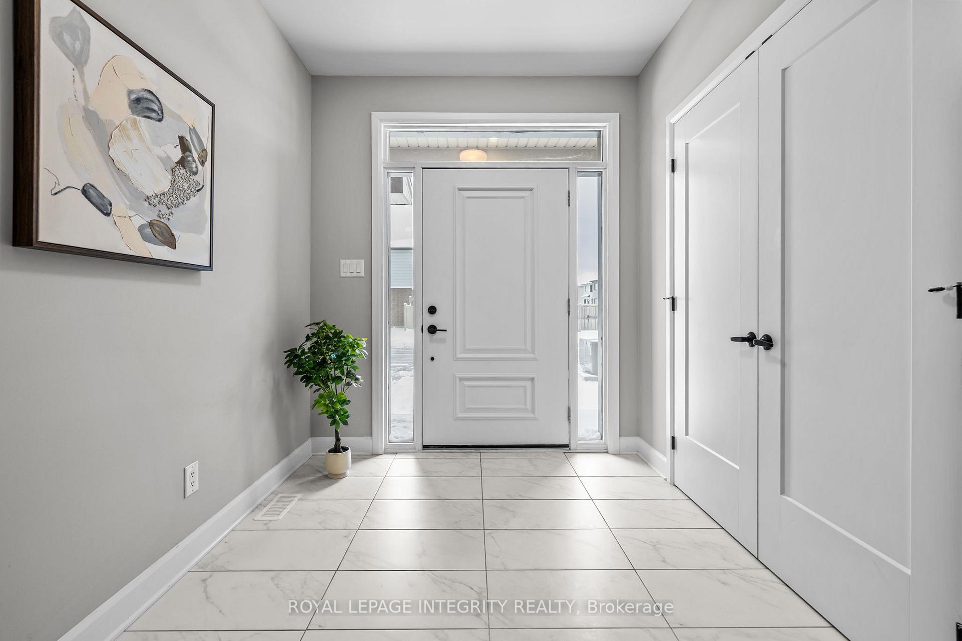 Photo 3 of 652 Moonflower Crescent, Ottawa, Blossom Park/Kemp Park/Findlay Creek — HOMEH