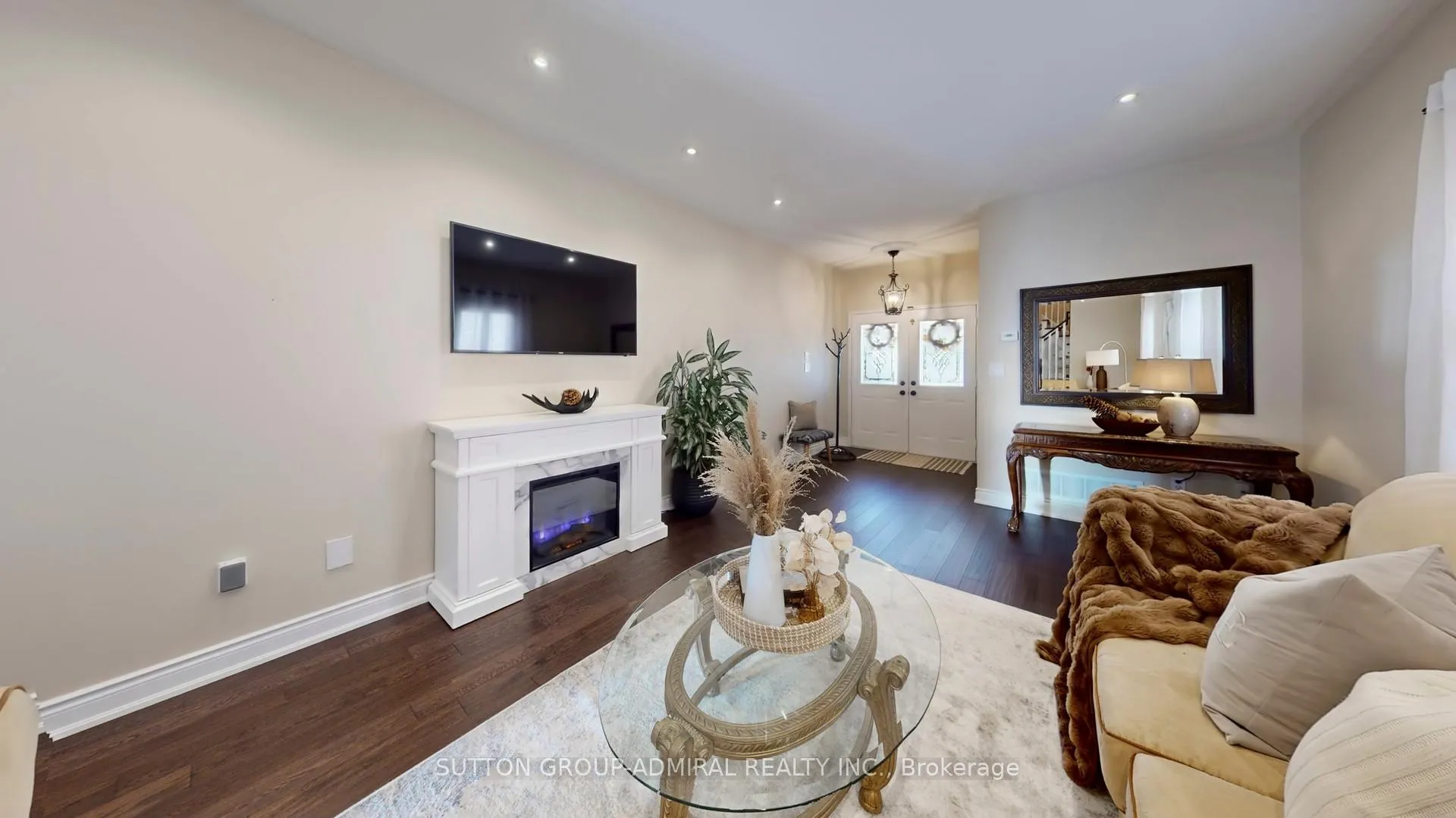 Photo 9 of 222 Hollywood Hill Circle, Vaughan, Vellore Village — HOMEH