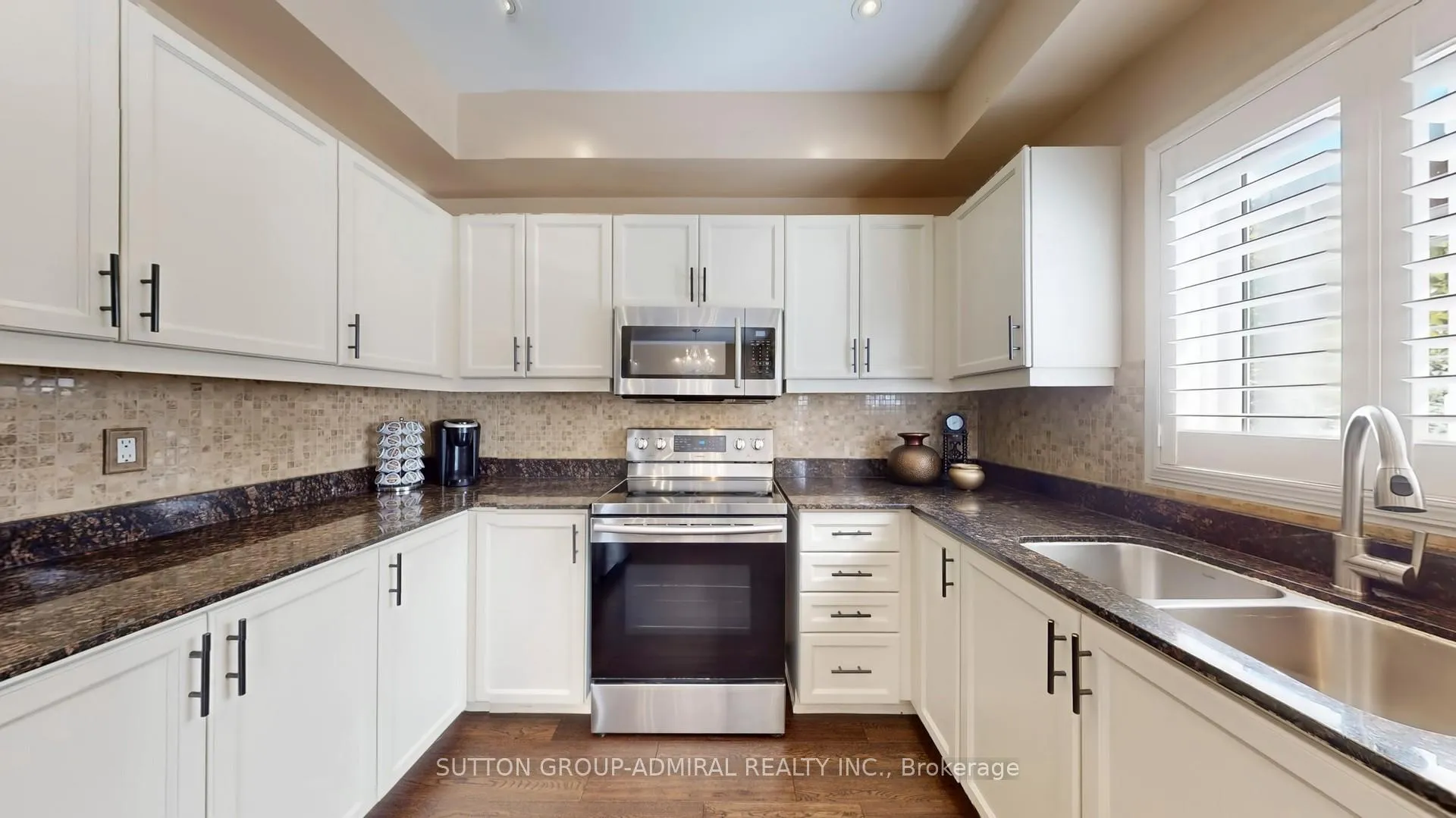 Photo 14 of 222 Hollywood Hill Circle, Vaughan, Vellore Village — HOMEH