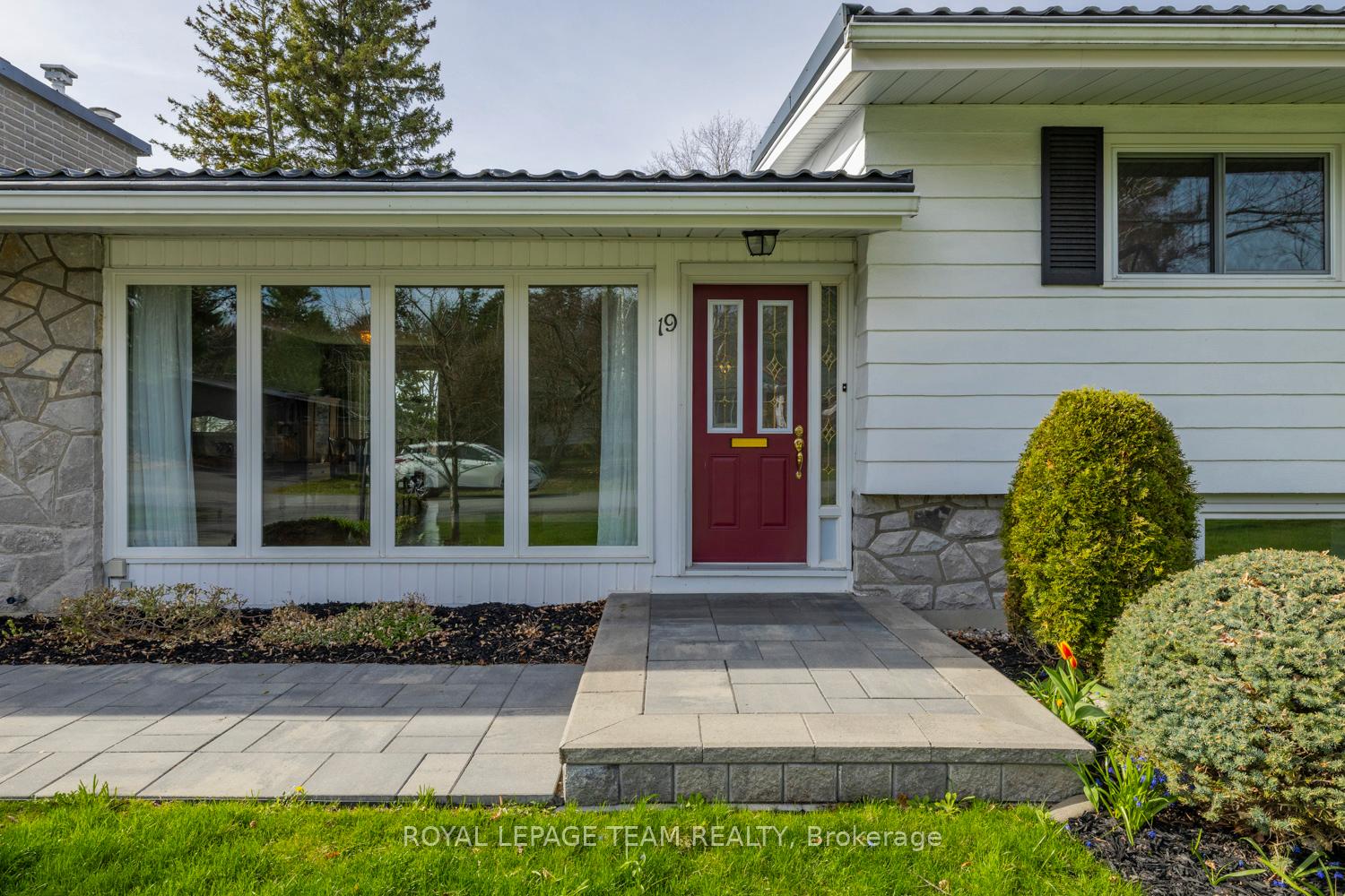 Photo 2 of 19 Pinepoint Drive, Ottawa, Lynwood Village — HOMEH