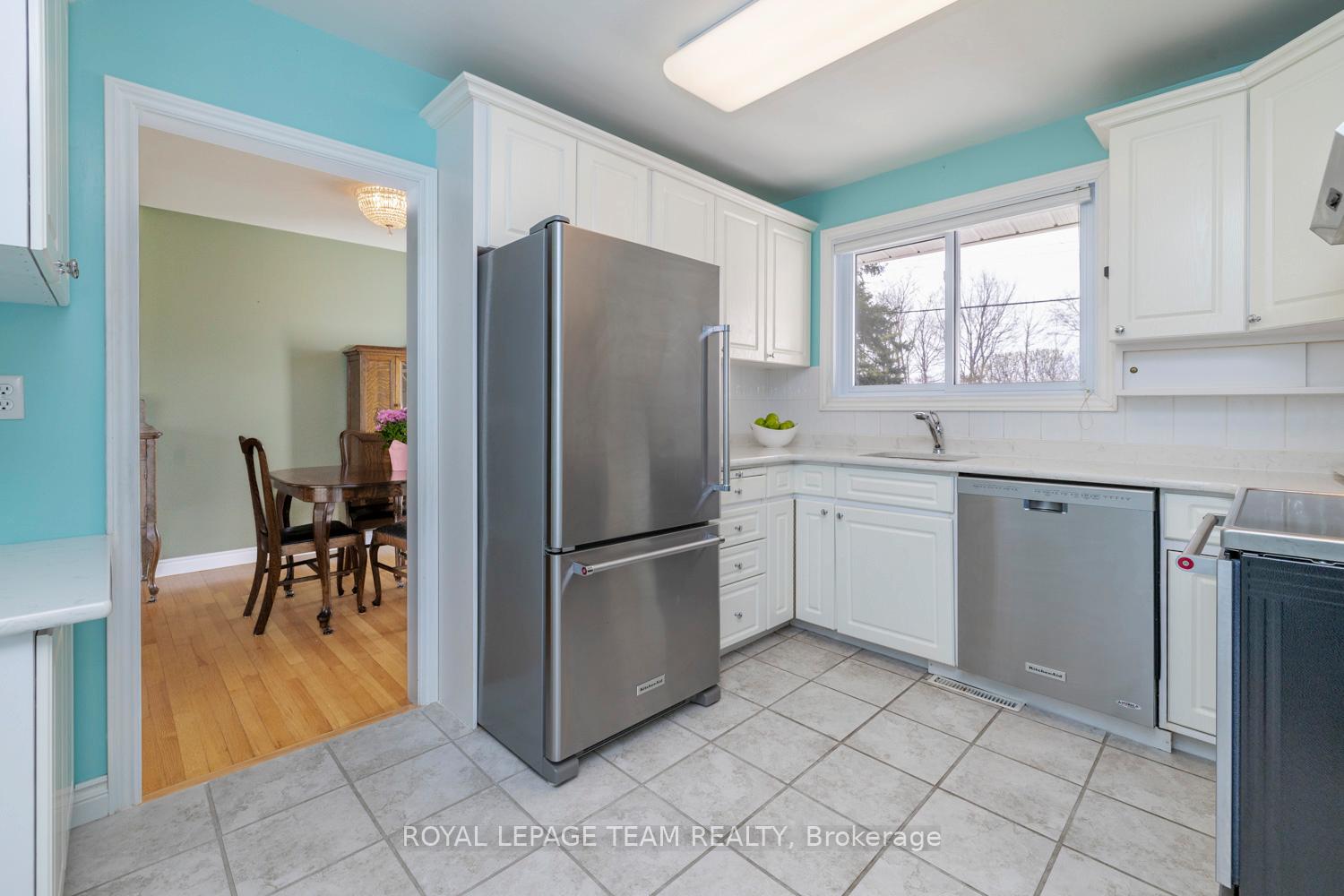 Photo 12 of 19 Pinepoint Drive, Ottawa, Lynwood Village — HOMEH