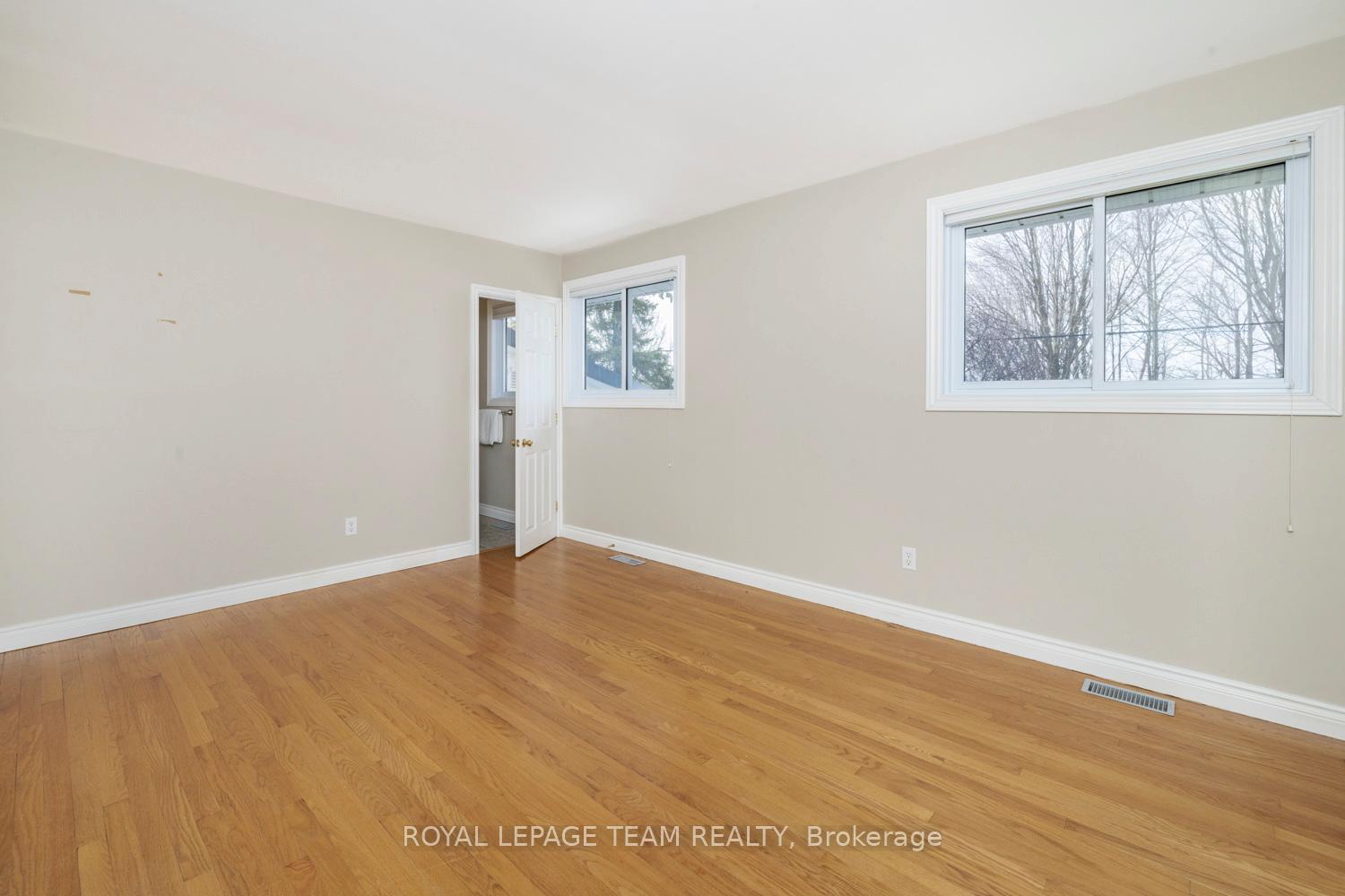 Photo 17 of 19 Pinepoint Drive, Ottawa, Lynwood Village — HOMEH