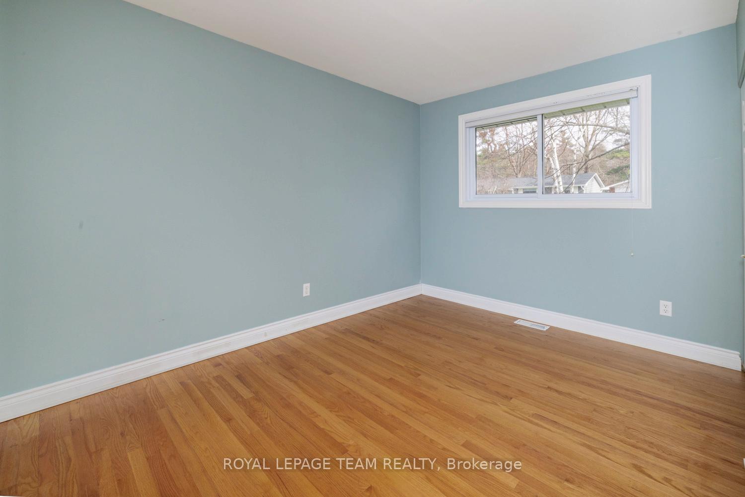 Photo 32 of 19 Pinepoint Drive, Ottawa, Lynwood Village — HOMEH