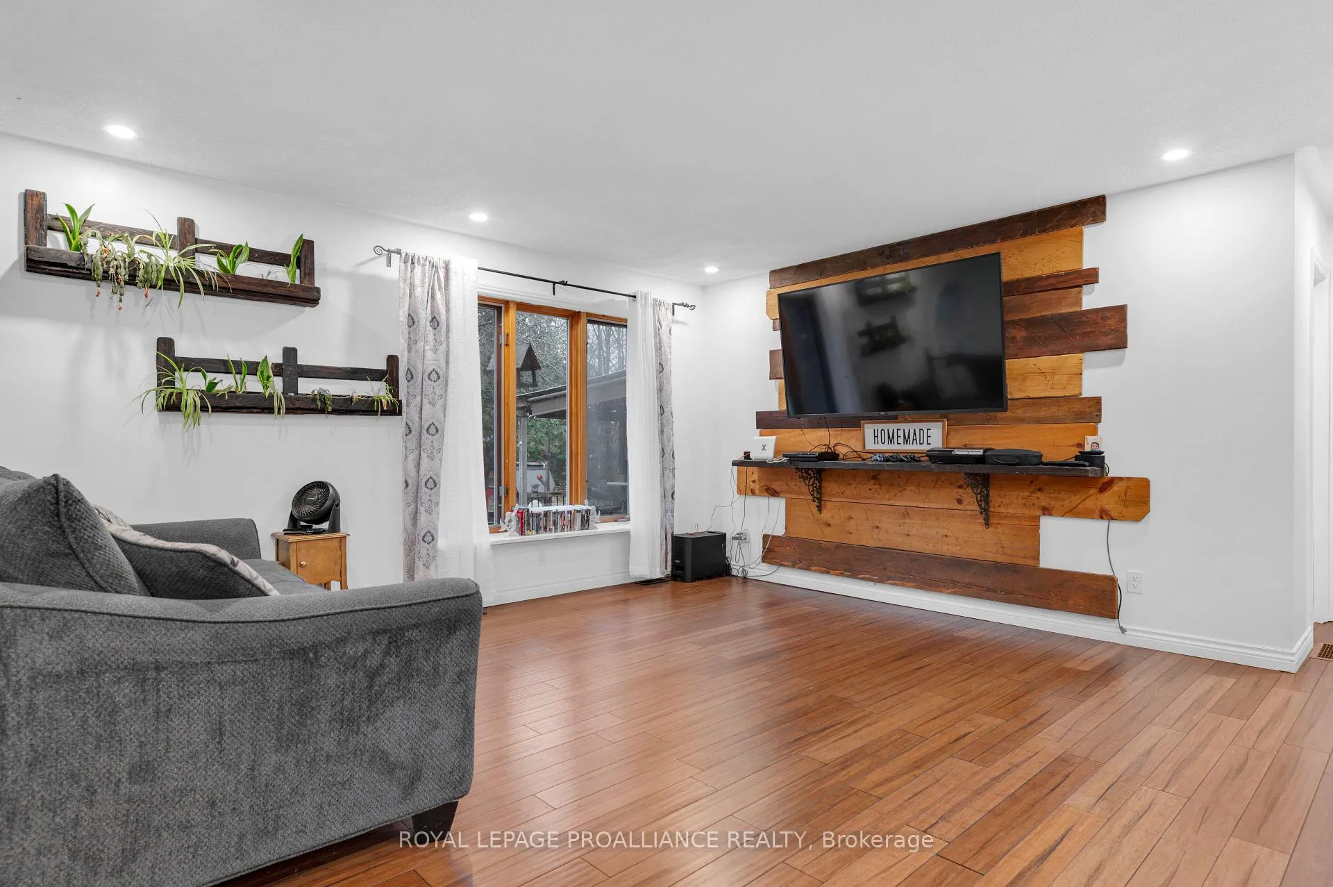 Photo 10 of 1403A Crookston Road, Tweed, Tweed (Village) — HOMEH