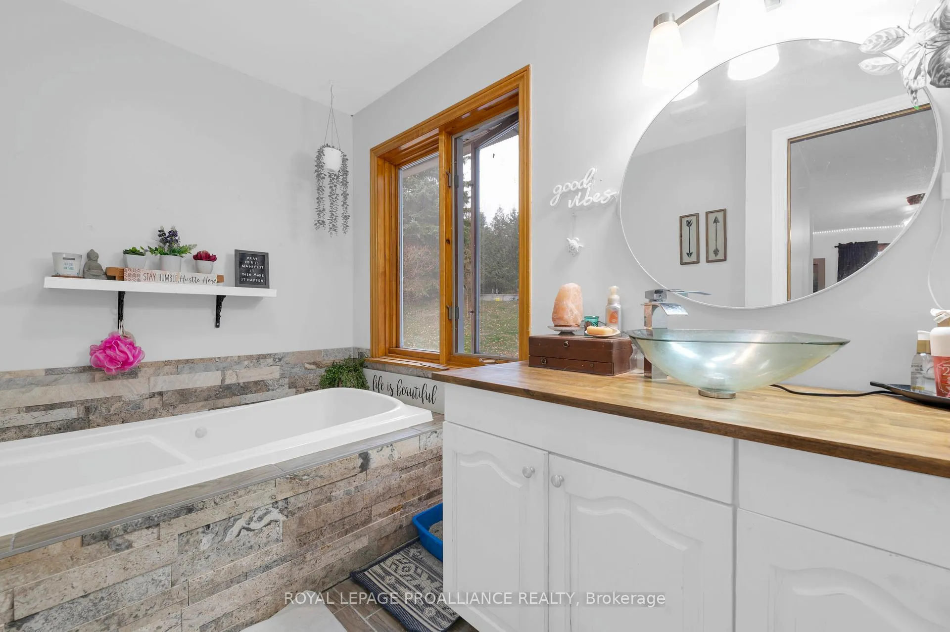 Photo 16 of 1403A Crookston Road, Tweed, Tweed (Village) — HOMEH
