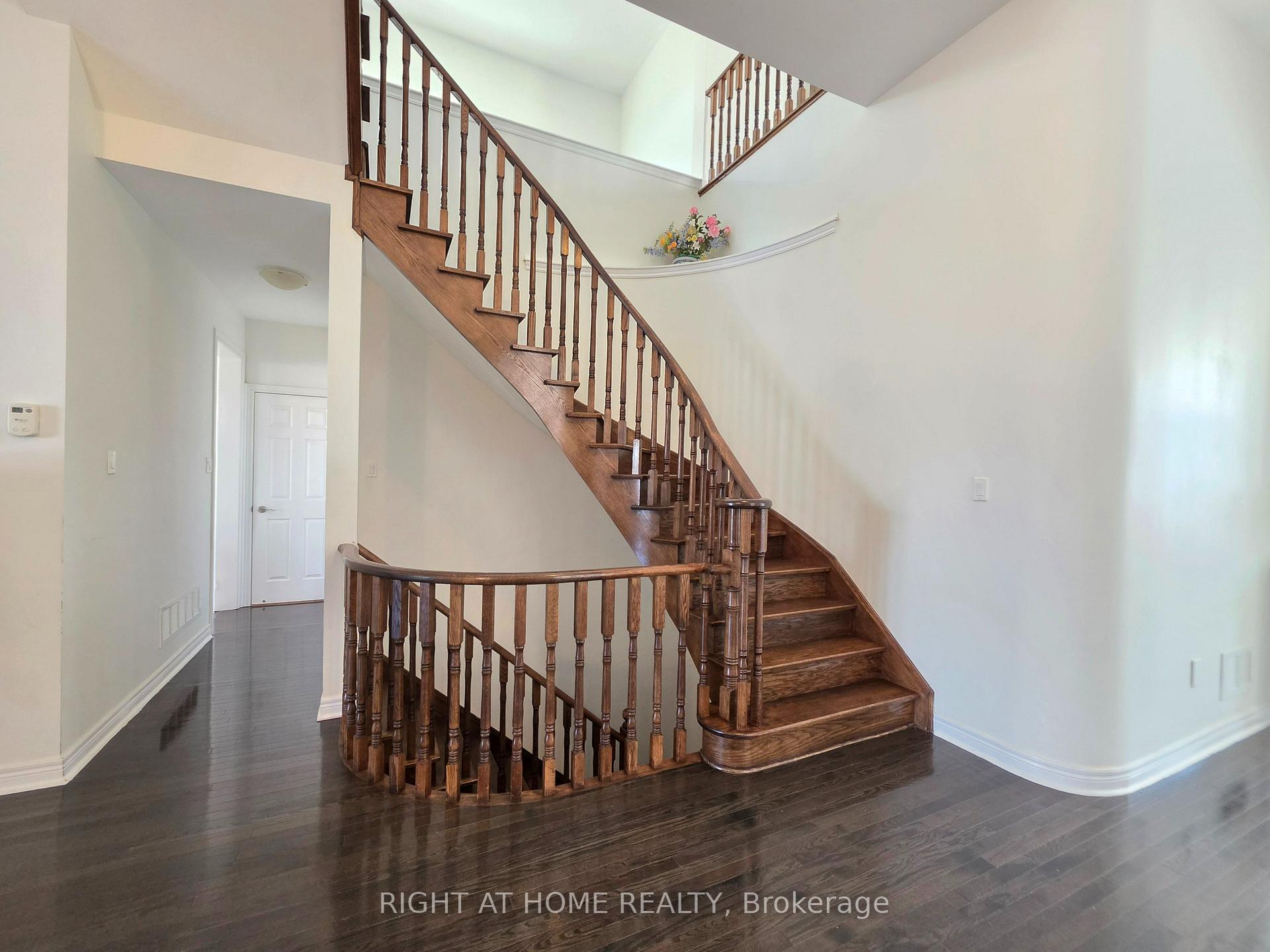 Photo 6 of 93 Oberfrick Avenue, Vaughan, Patterson — HOMEH
