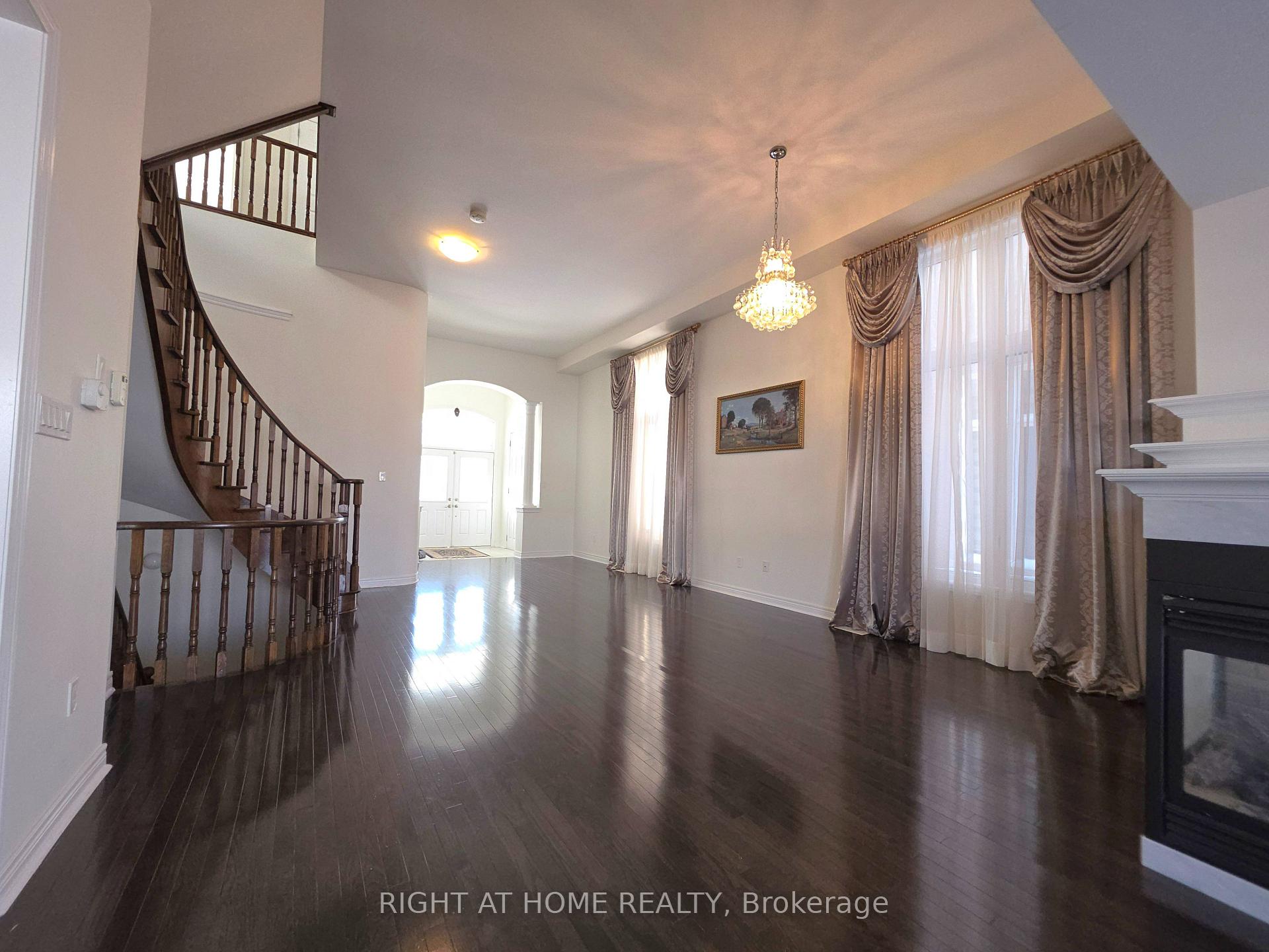 Photo 7 of 93 Oberfrick Avenue, Vaughan, Patterson — HOMEH