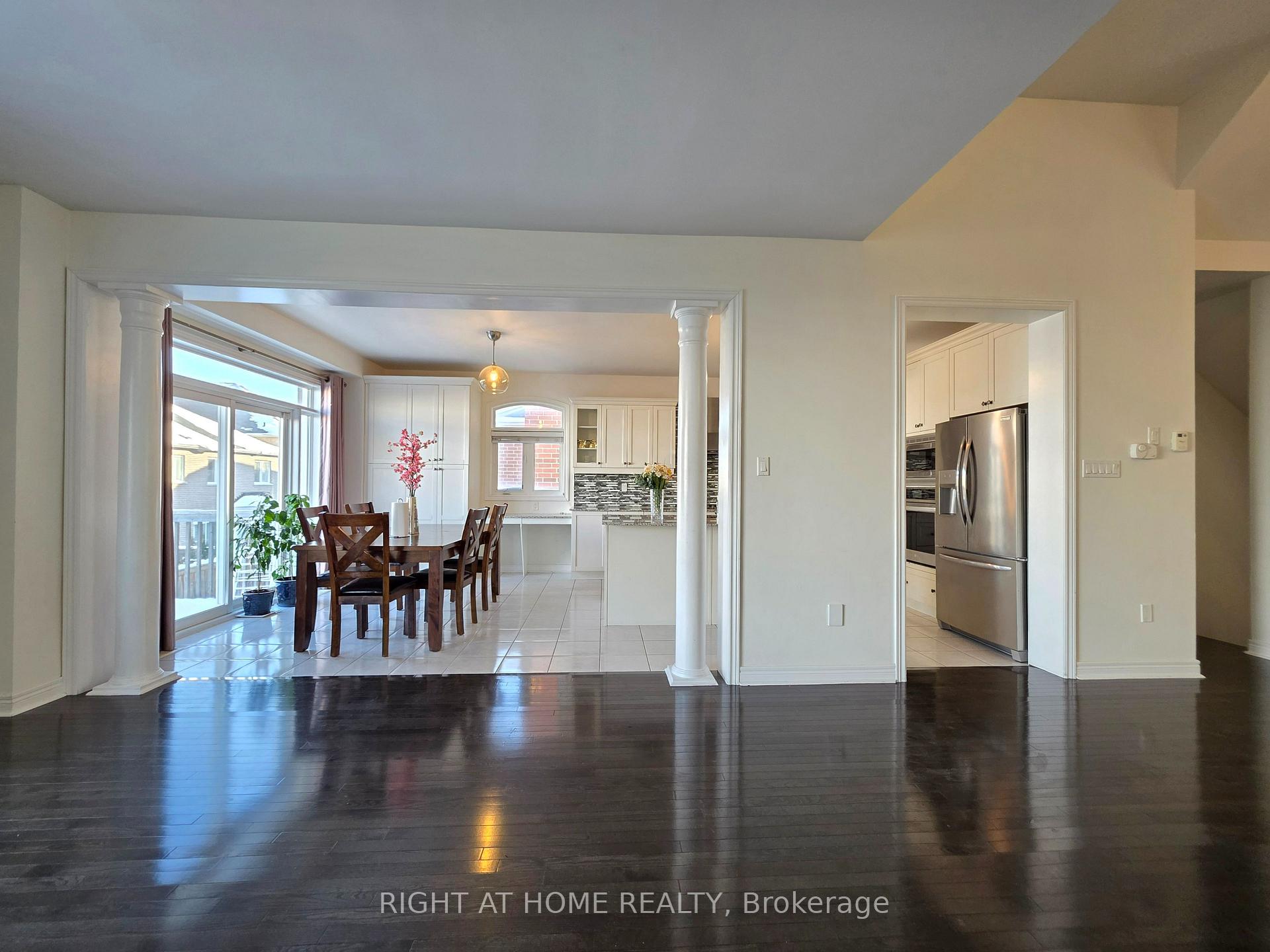 Photo 9 of 93 Oberfrick Avenue, Vaughan, Patterson — HOMEH