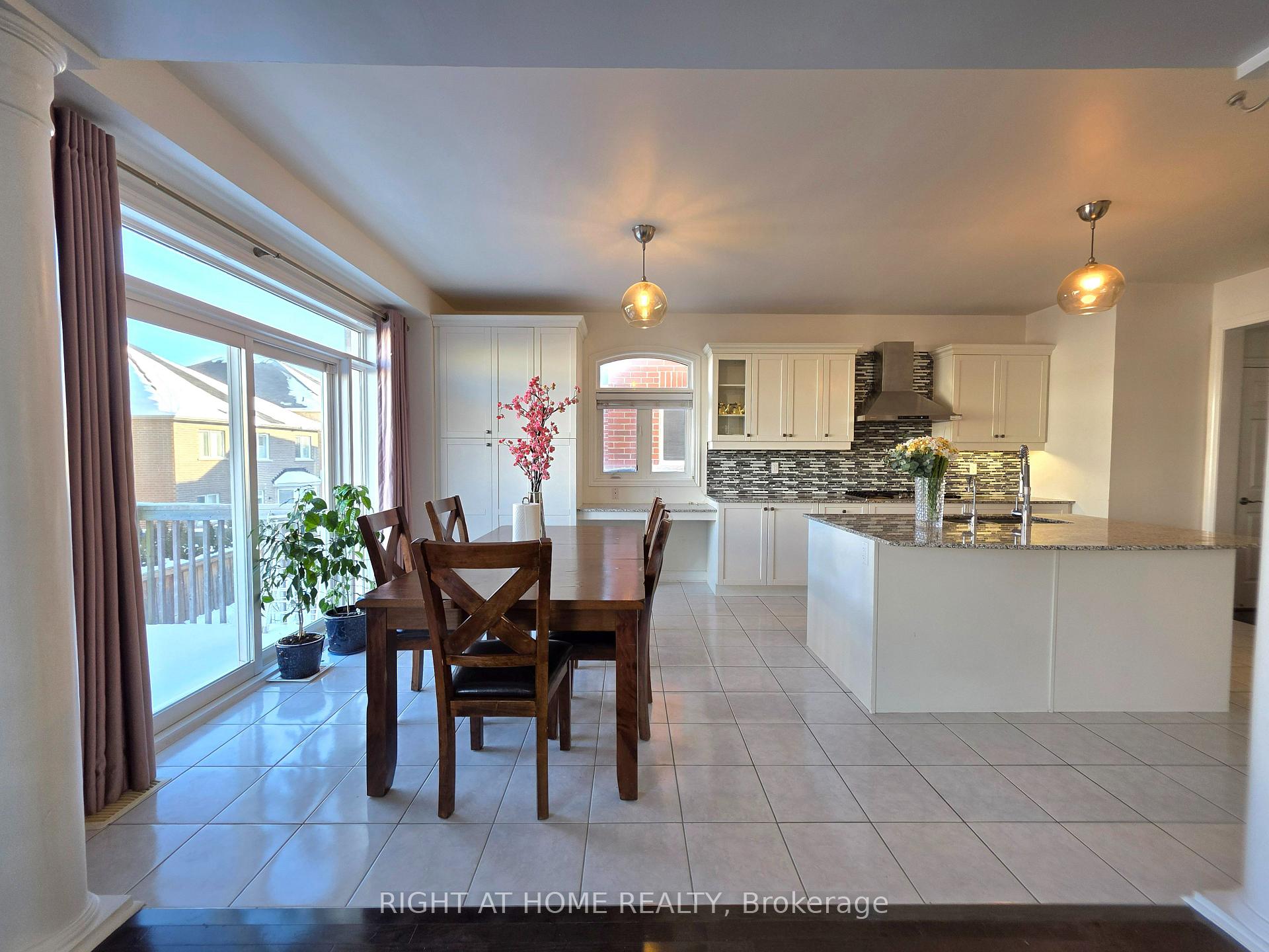 Photo 10 of 93 Oberfrick Avenue, Vaughan, Patterson — HOMEH