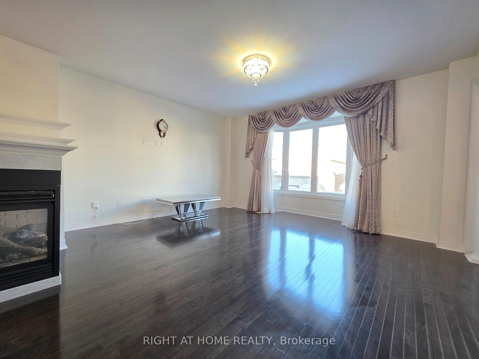 Photo 15 of 93 Oberfrick Avenue, Vaughan, Patterson — HOMEH