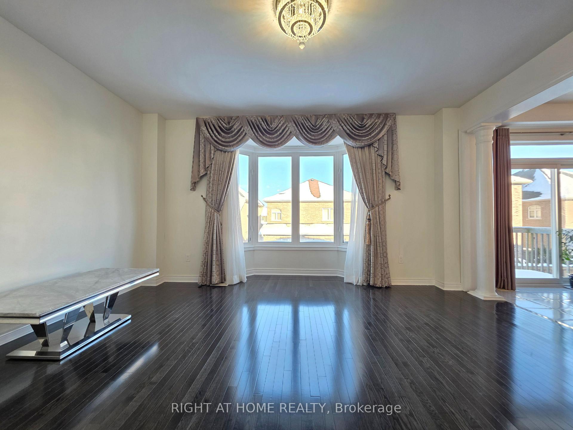 Photo 16 of 93 Oberfrick Avenue, Vaughan, Patterson — HOMEH