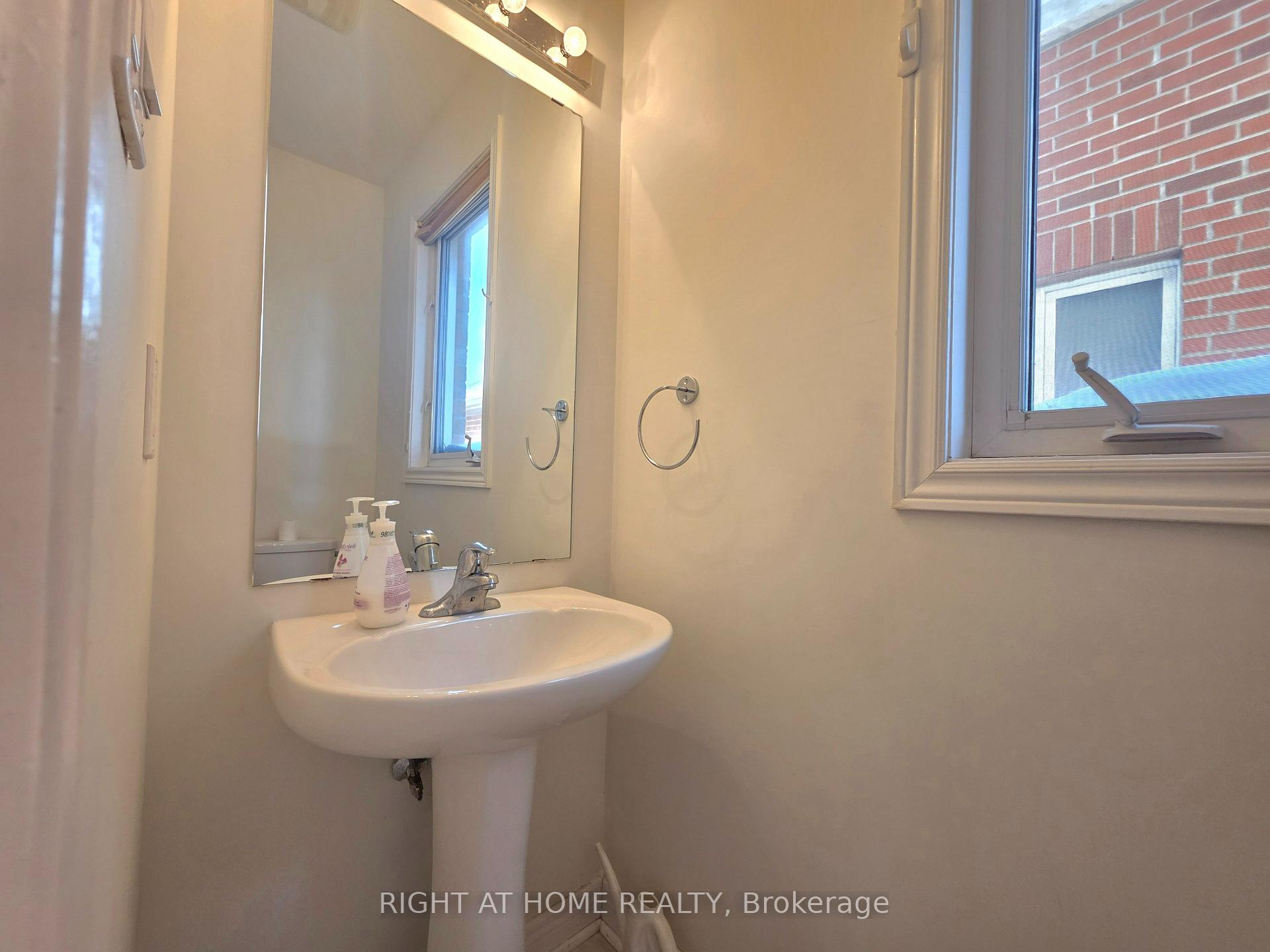 Photo 17 of 93 Oberfrick Avenue, Vaughan, Patterson — HOMEH