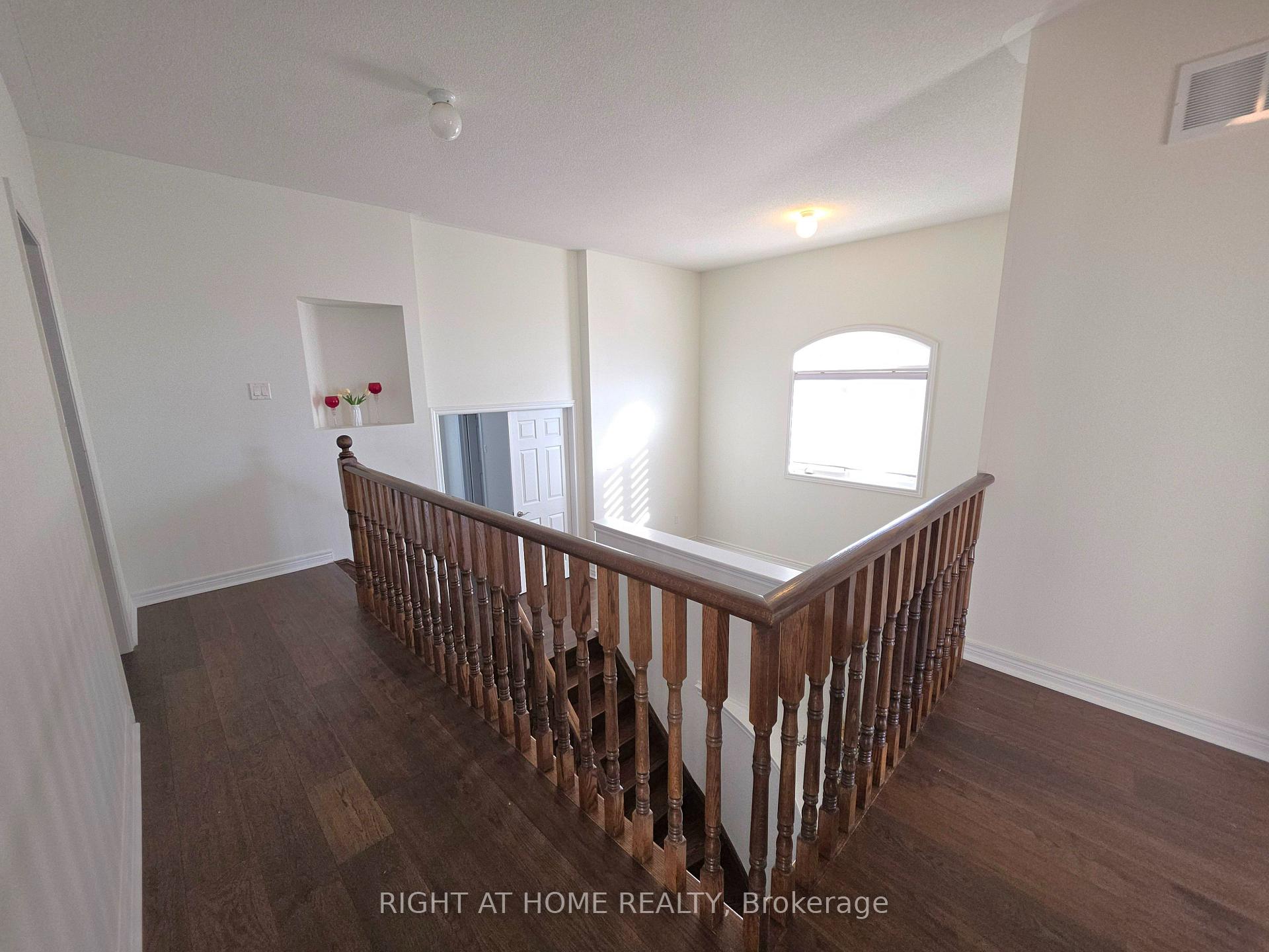 Photo 21 of 93 Oberfrick Avenue, Vaughan, Patterson — HOMEH