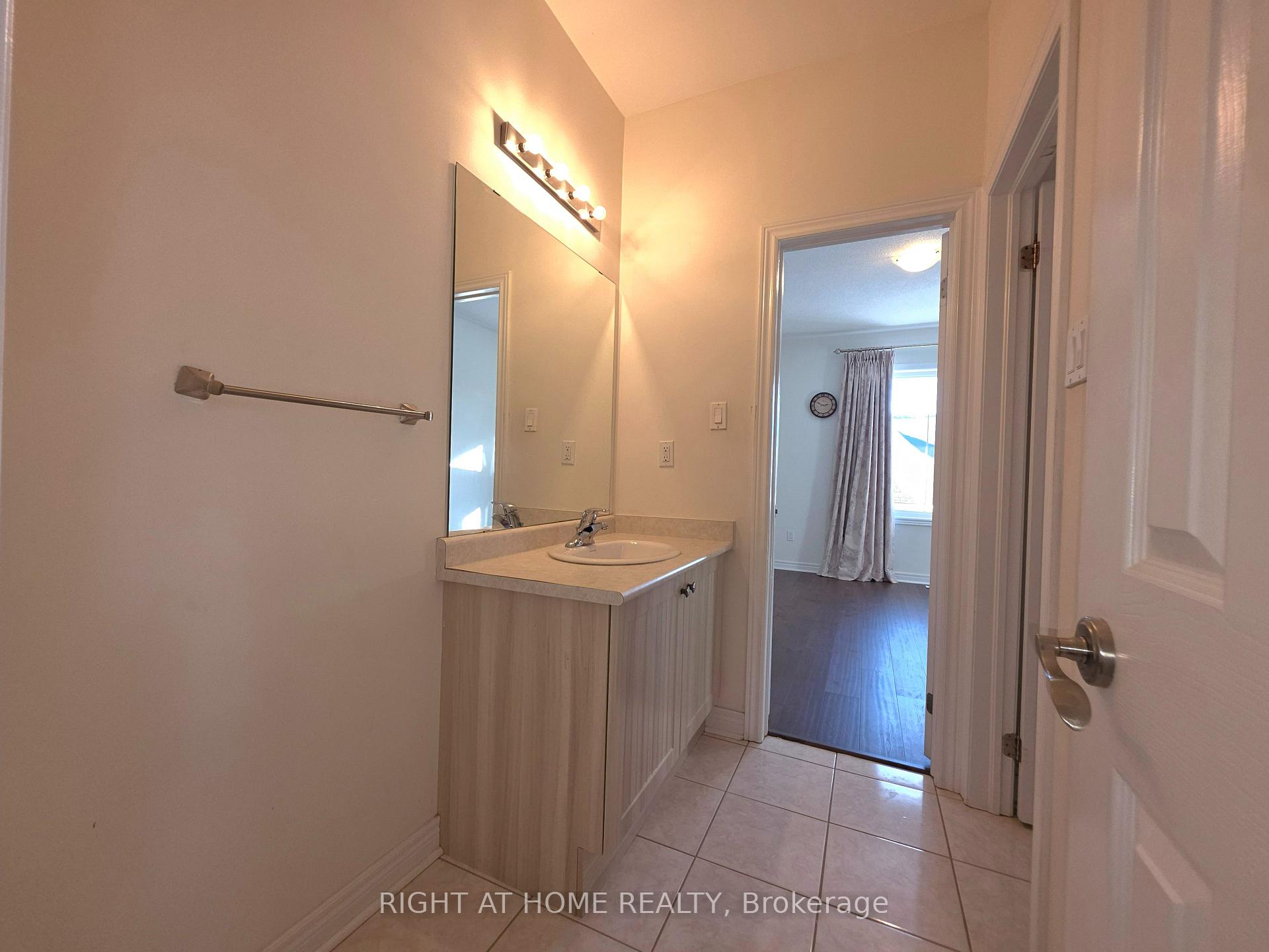 Photo 35 of 93 Oberfrick Avenue, Vaughan, Patterson — HOMEH