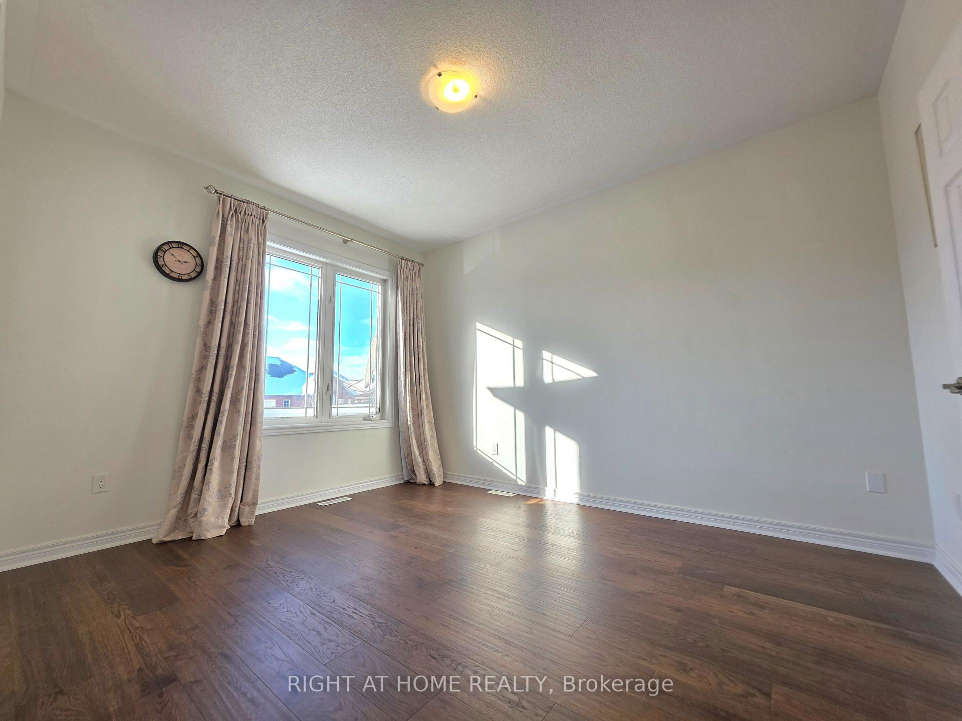 Photo 36 of 93 Oberfrick Avenue, Vaughan, Patterson — HOMEH