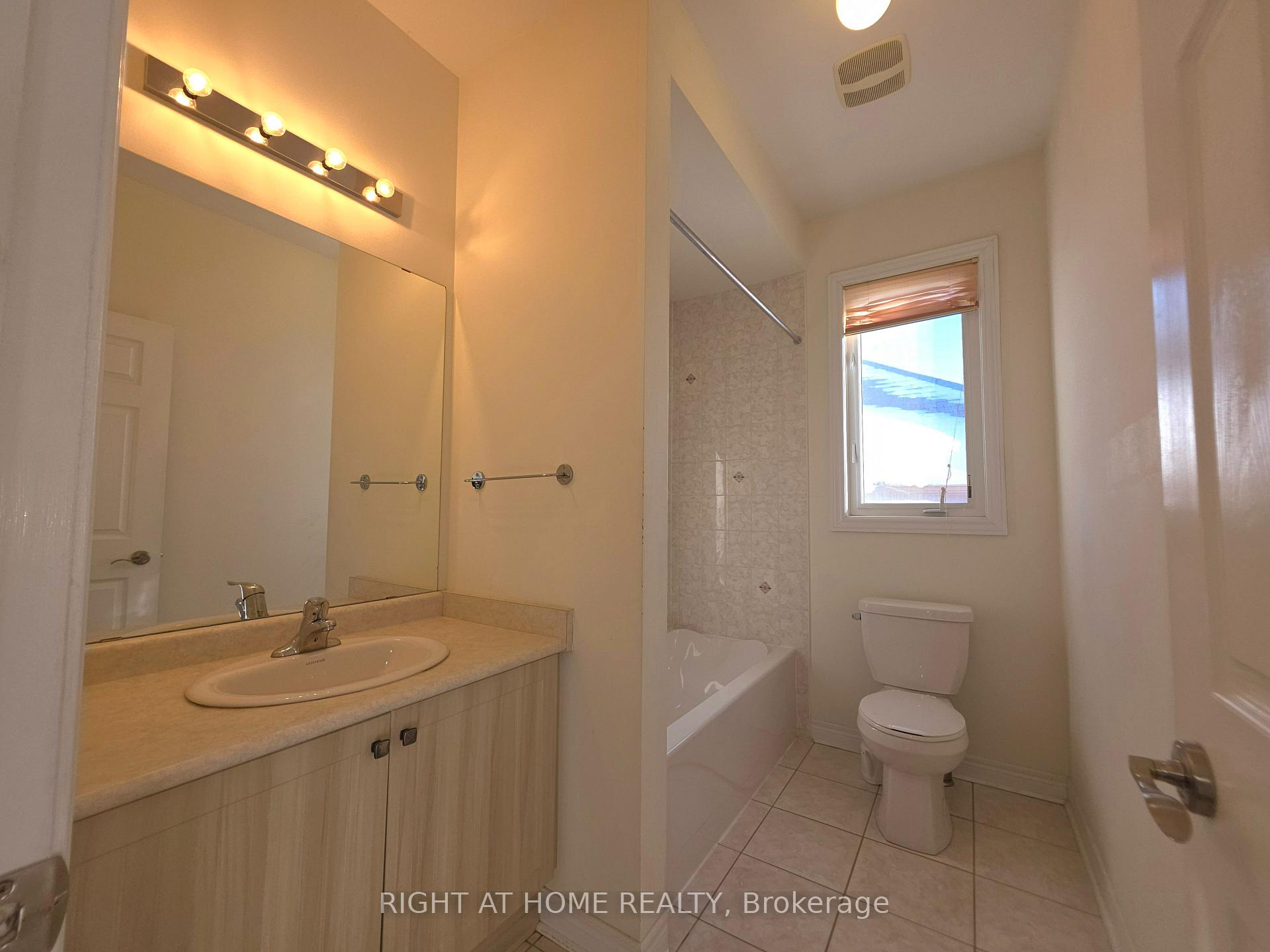 Photo 41 of 93 Oberfrick Avenue, Vaughan, Patterson — HOMEH