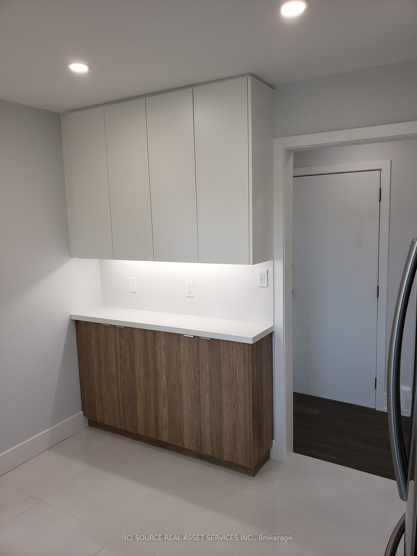 Photo 2 of Unit Upper, 21 Manitoba Street, Etobicoke, Mimico — HOMEH