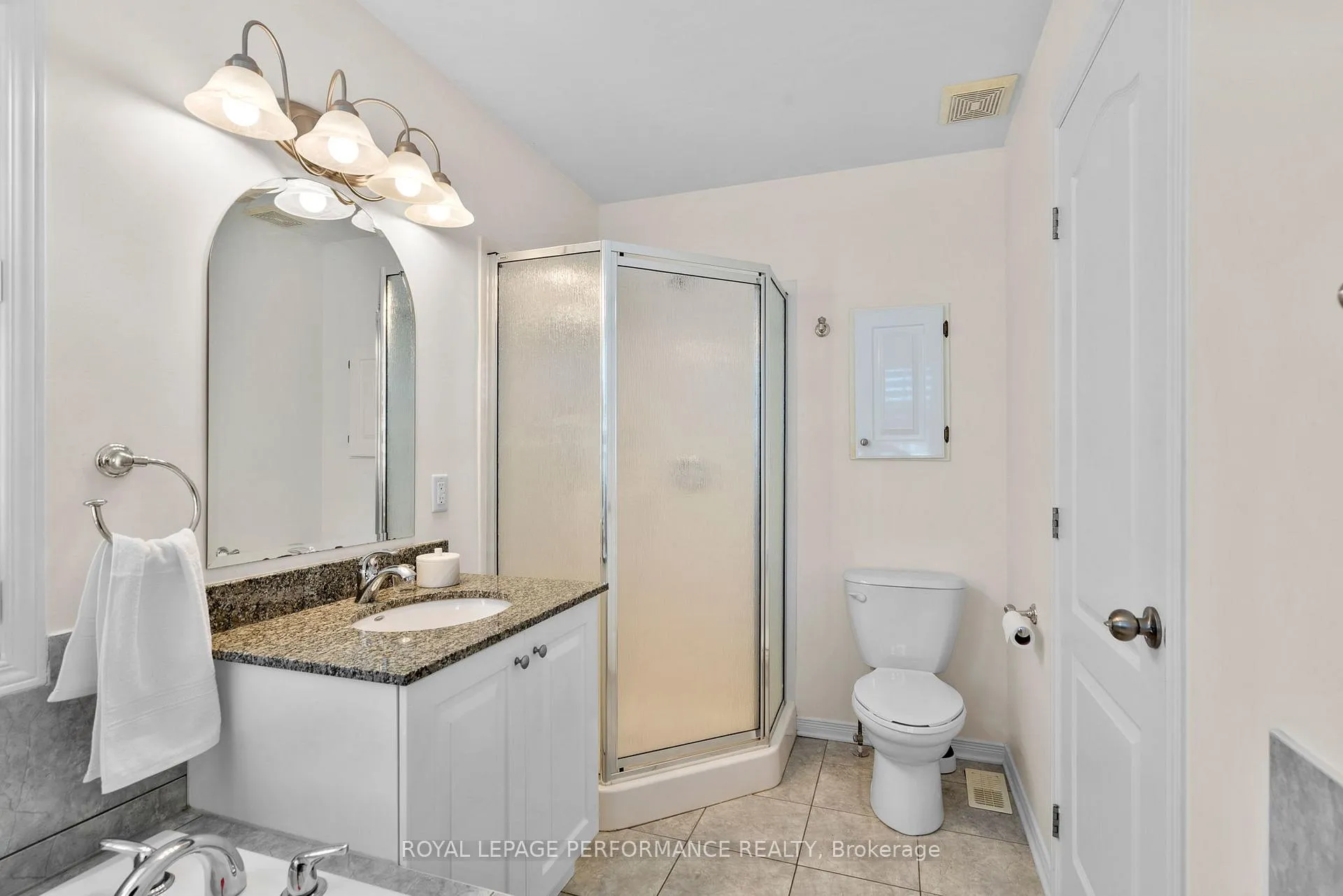 Photo 20 of 287 Meilleur Private, Ottawa, Vanier — HOMEH