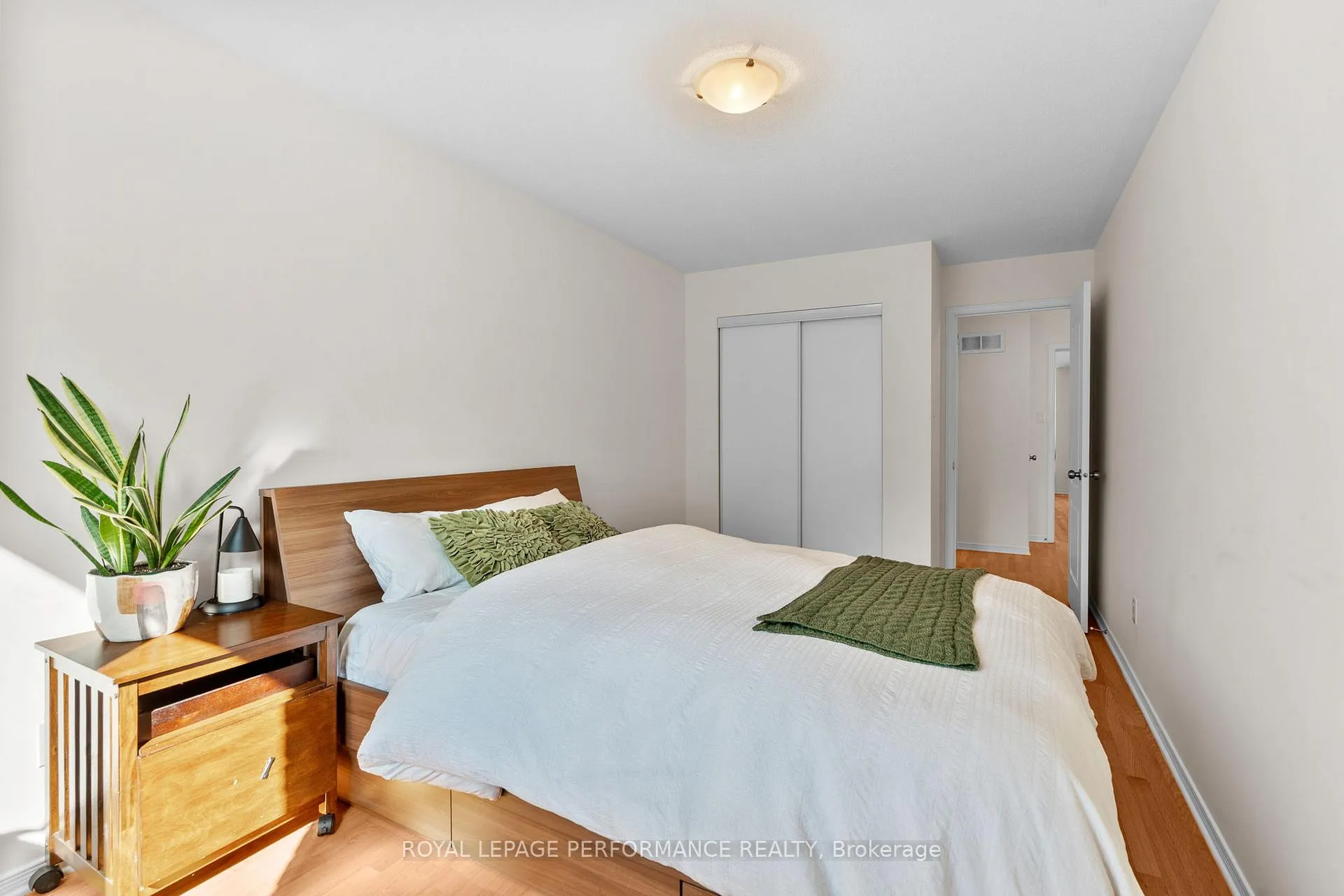 Photo 24 of 287 Meilleur Private, Ottawa, Vanier — HOMEH