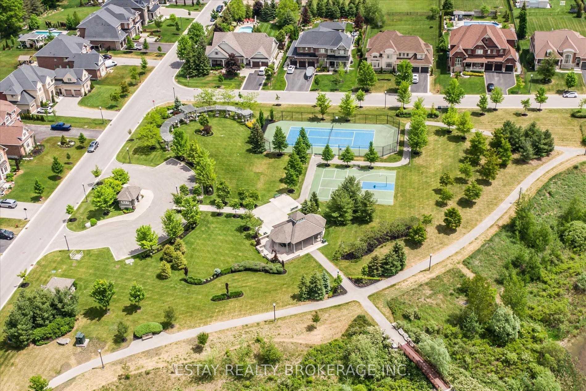 Photo 2 of 34 Wyndance Way, Uxbridge — HOMEH