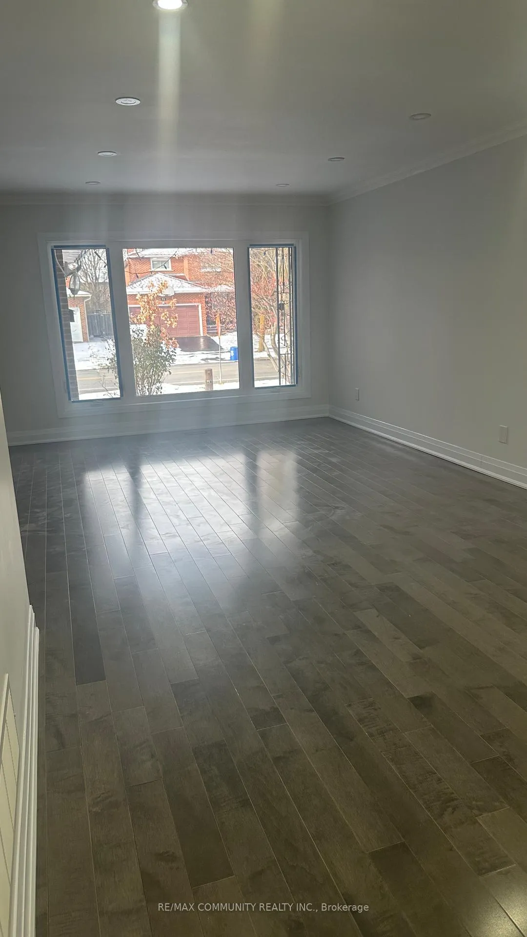 Photo 3 of 67 Conley Street, Vaughan, Lakeview Estates — HOMEH