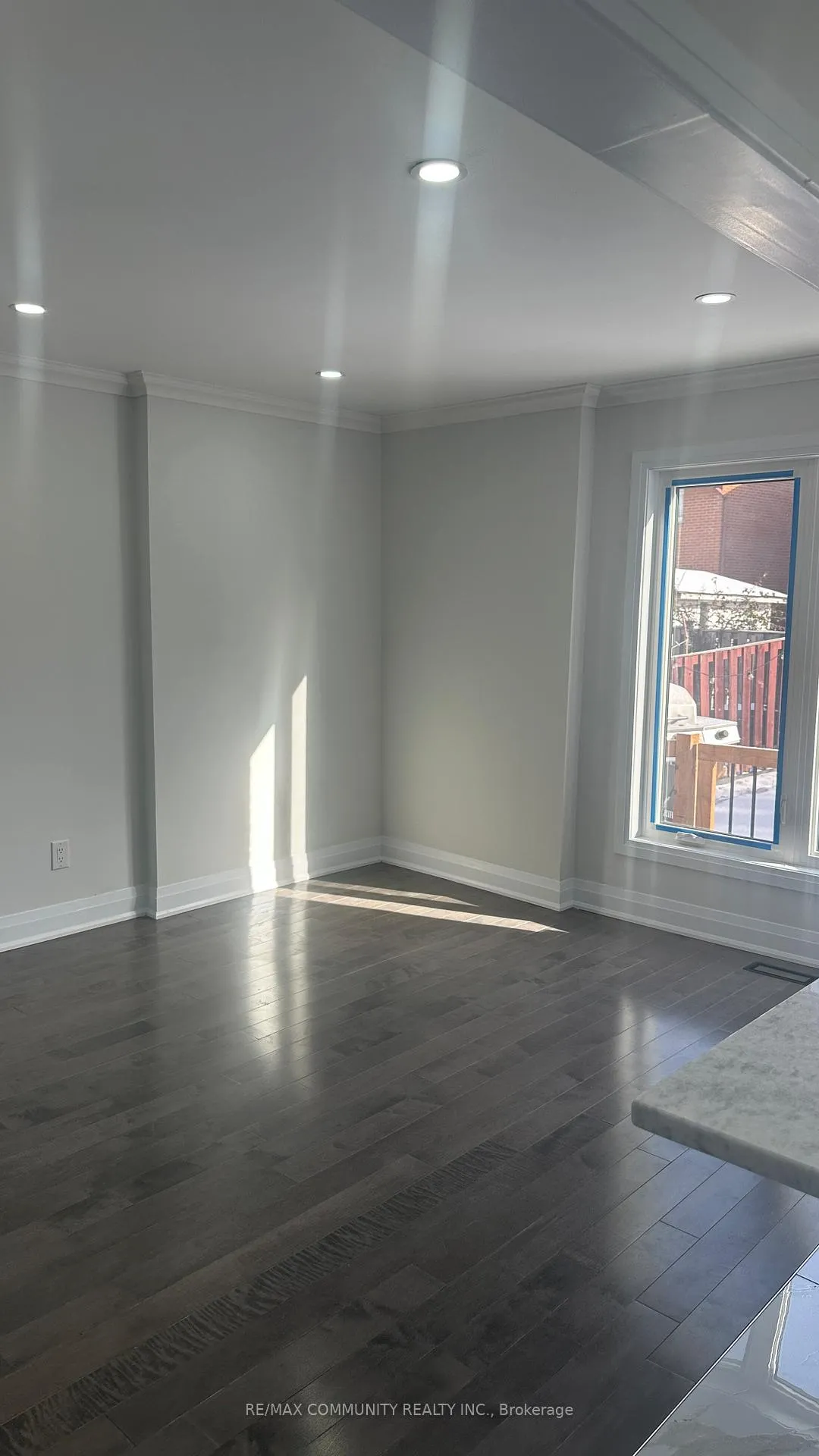 Photo 8 of 67 Conley Street, Vaughan, Lakeview Estates — HOMEH