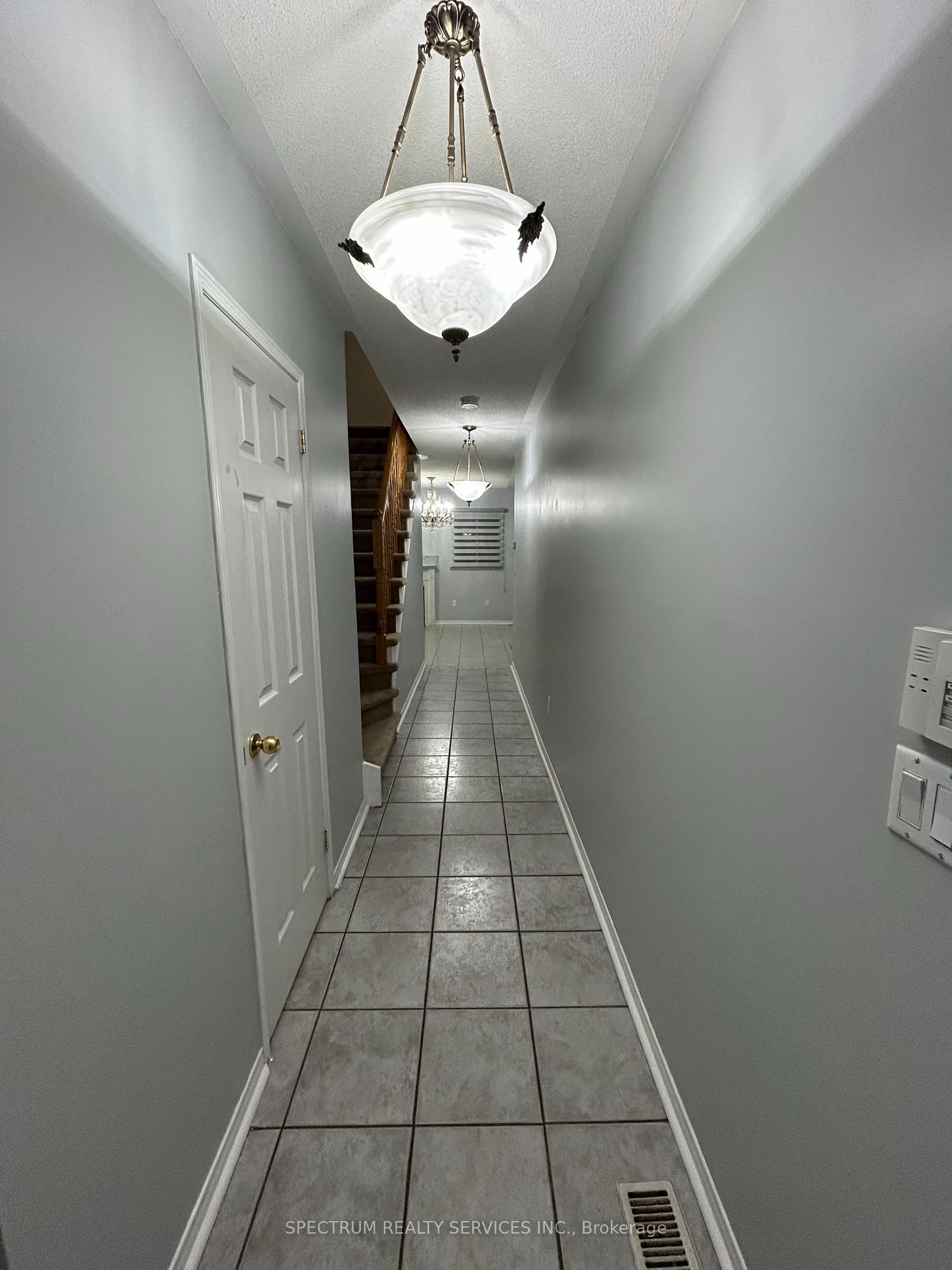 Photo 4 of 33 Monte Carlo Drive, Vaughan, Sonoma Heights — HOMEH