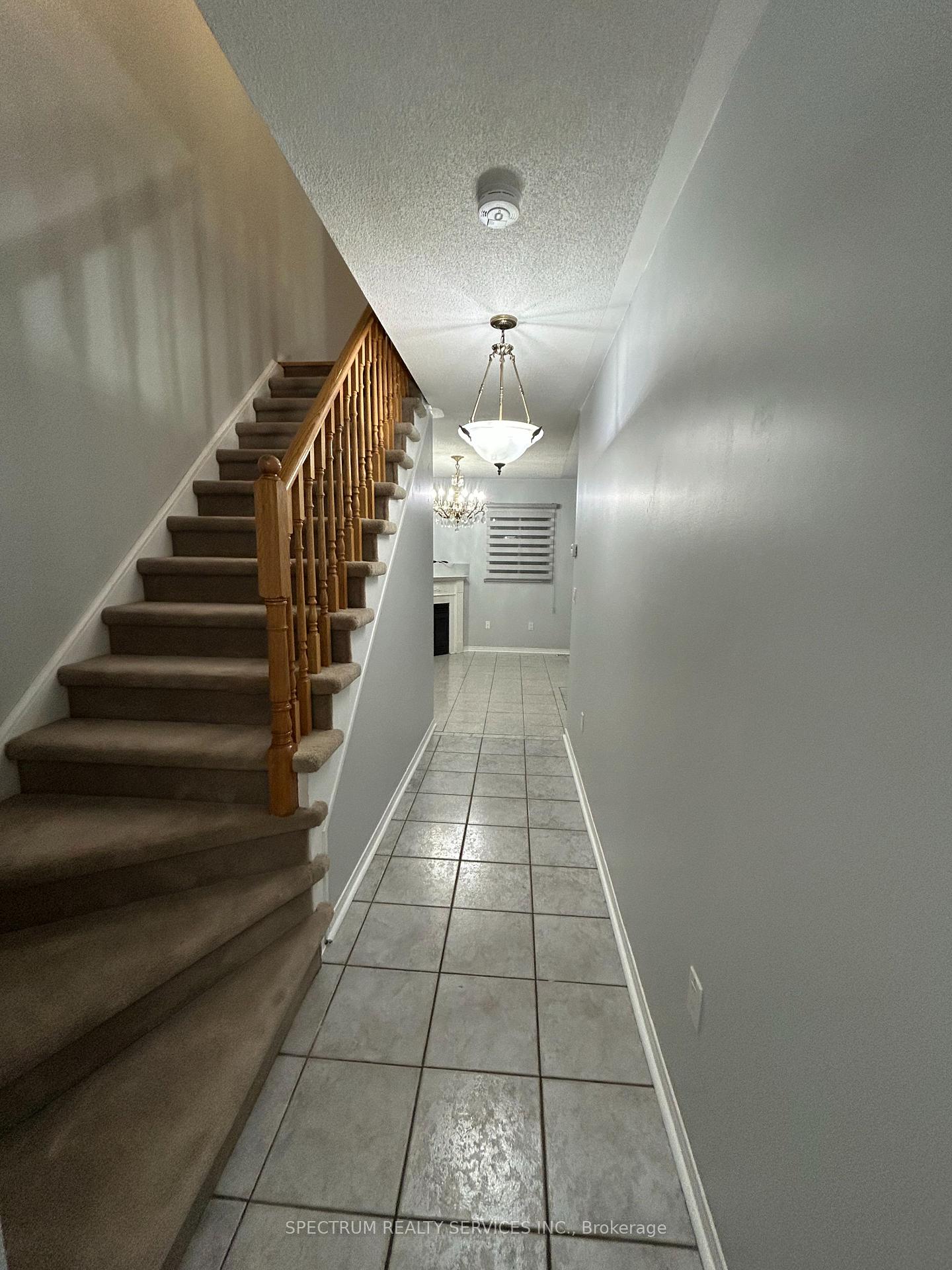 Photo 5 of 33 Monte Carlo Drive, Vaughan, Sonoma Heights — HOMEH