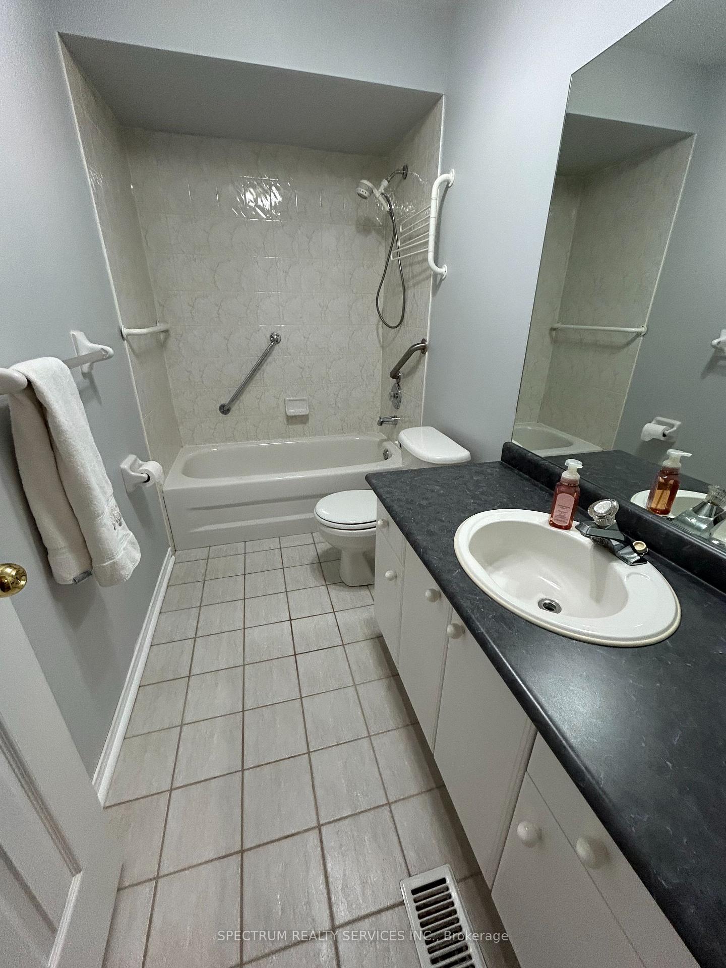 Photo 15 of 33 Monte Carlo Drive, Vaughan, Sonoma Heights — HOMEH
