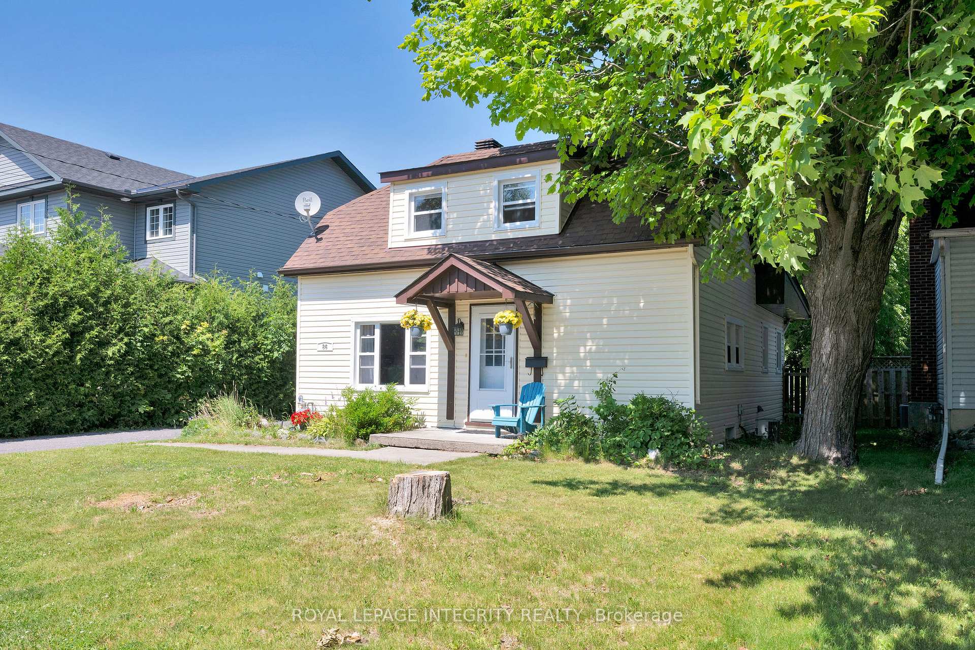 Photo 3 of 86 Charles Street, Arnprior — HOMEH