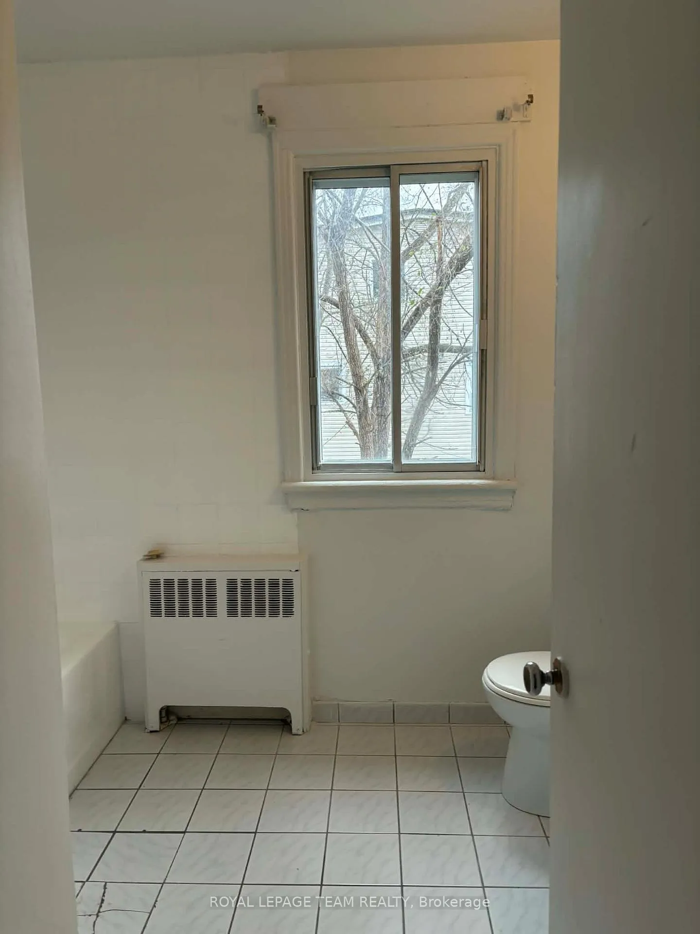 Photo 12 of Unit 3, 187 Bradley Avenue, Ottawa, Vanier — HOMEH