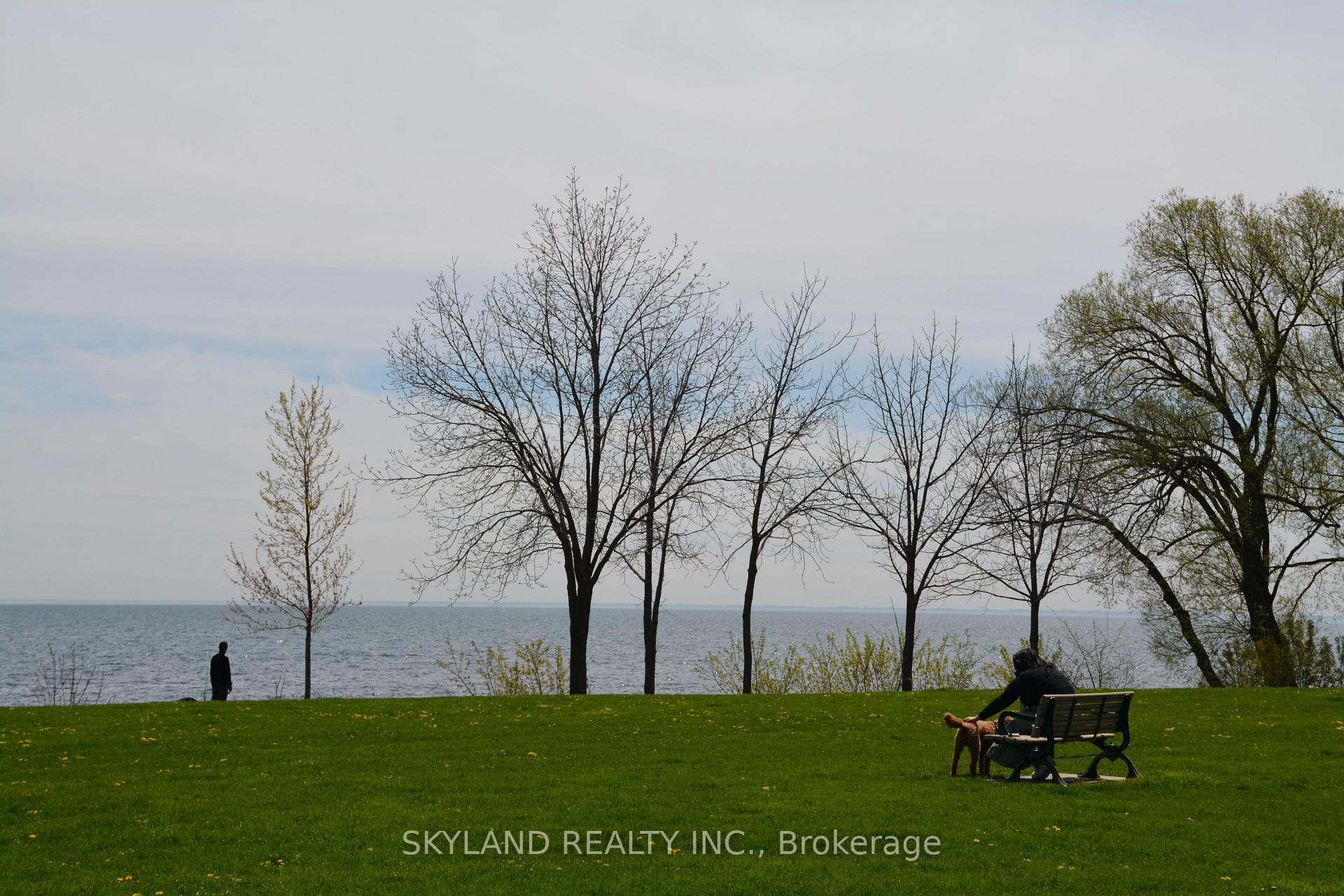 Photo 4 of Unit 3, 69 Lake Shore Drive, Etobicoke, New Toronto — HOMEH