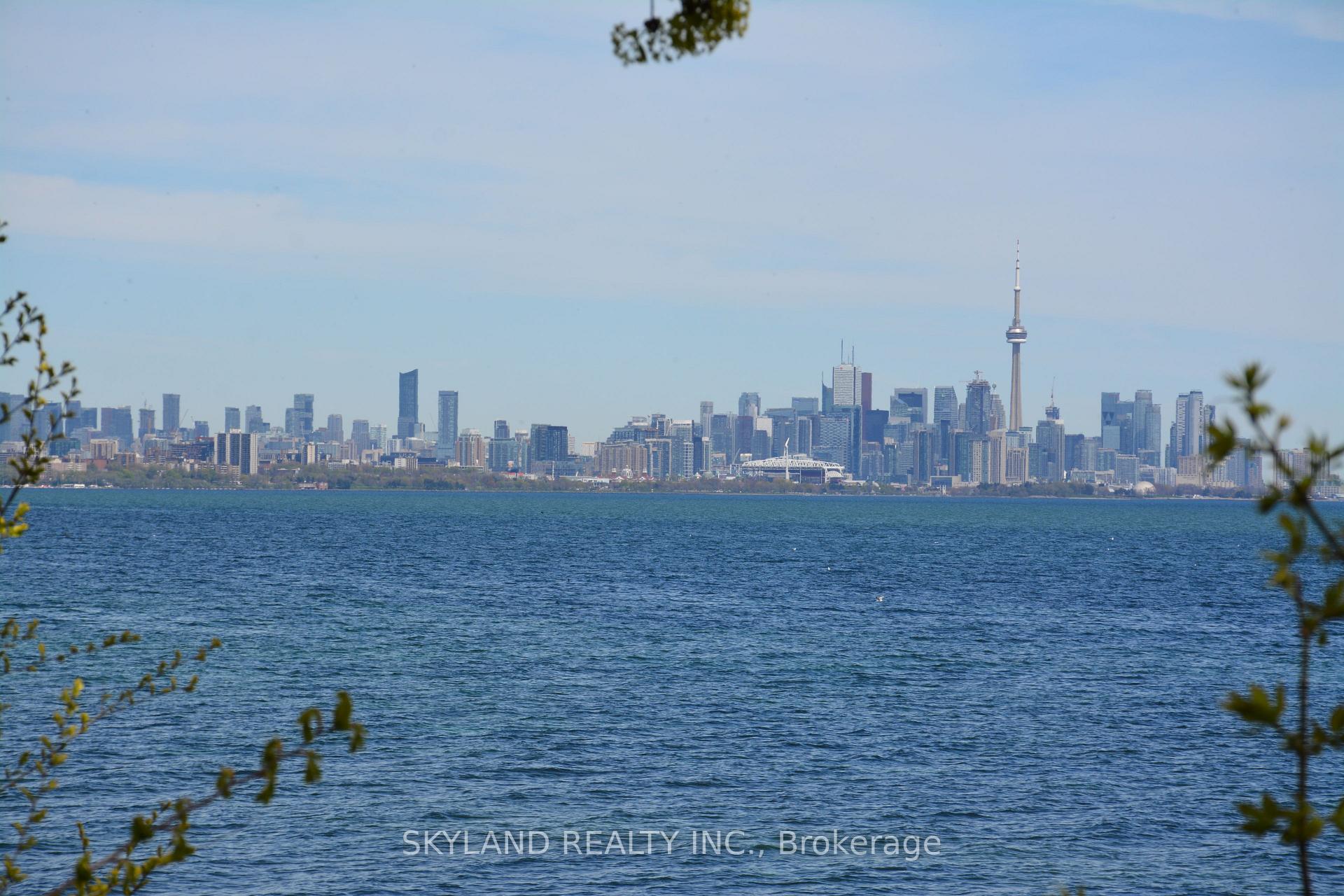 Photo 7 of Unit 3, 69 Lake Shore Drive, Etobicoke, New Toronto — HOMEH