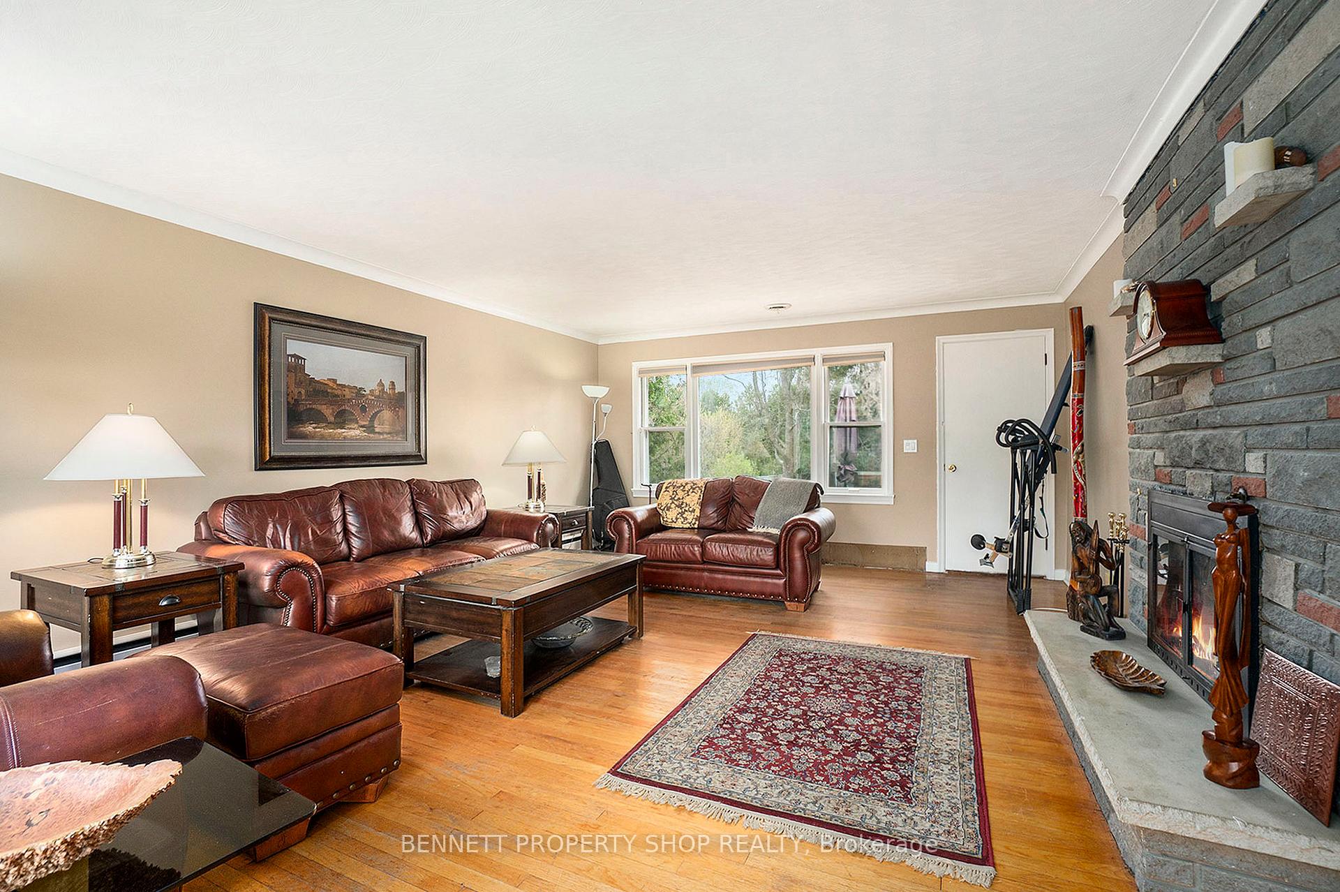 Photo 5 of 111 Arbeatha Street, Ottawa, Arbeatha Park — HOMEH