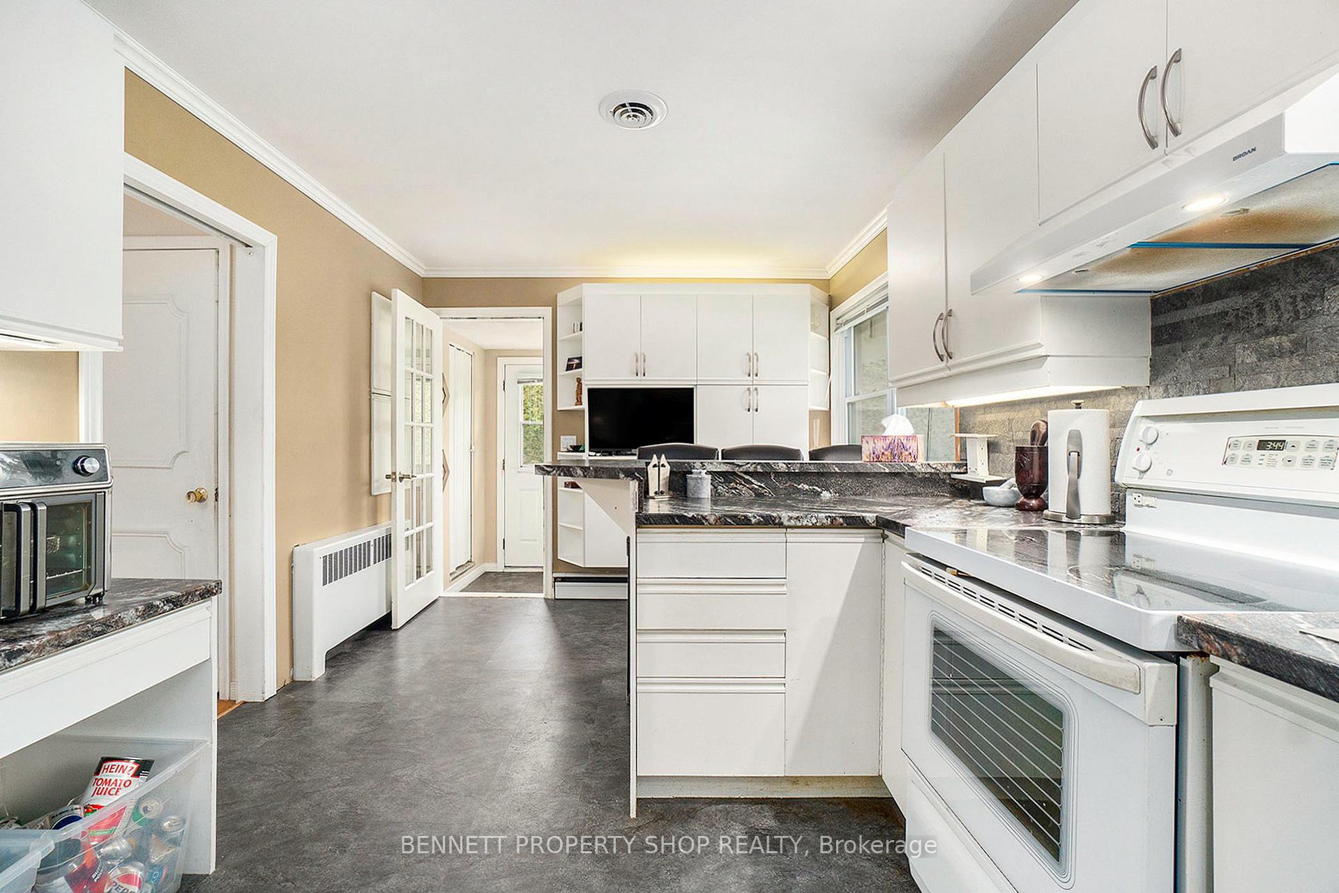 Photo 9 of 111 Arbeatha Street, Ottawa, Arbeatha Park — HOMEH